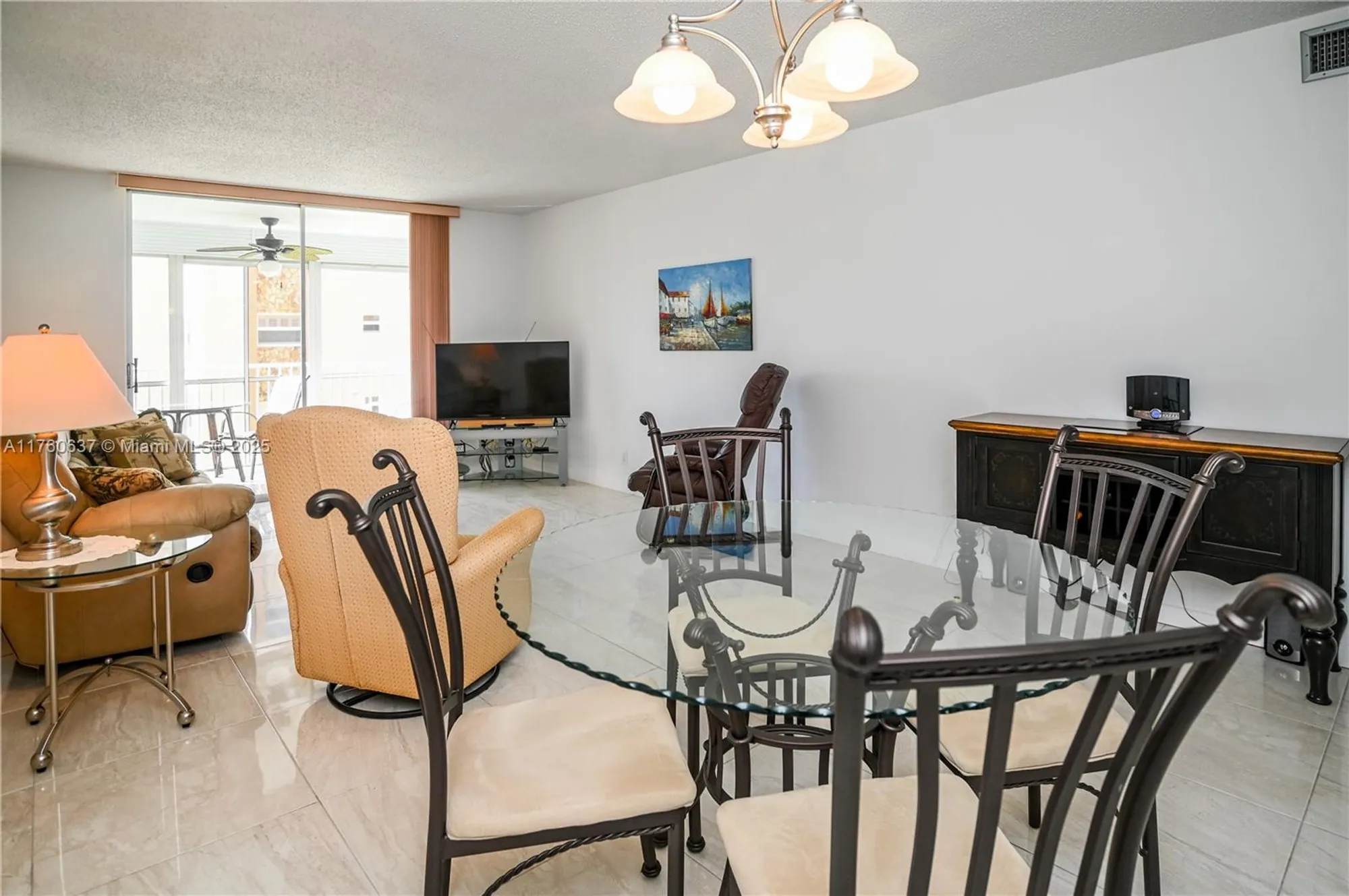 Property Slideshow image 7 of 54 | 202 se 10th st 206, Dania Beach, FL, 33004