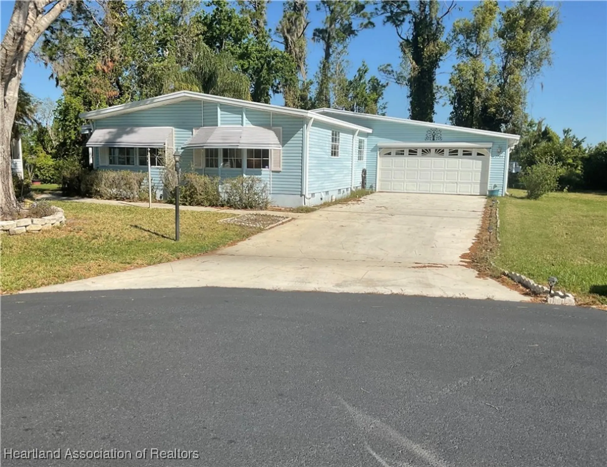 Property Slideshow image 1 of 16 | 2704 e waterview dr, Avon Park, FL, 33825