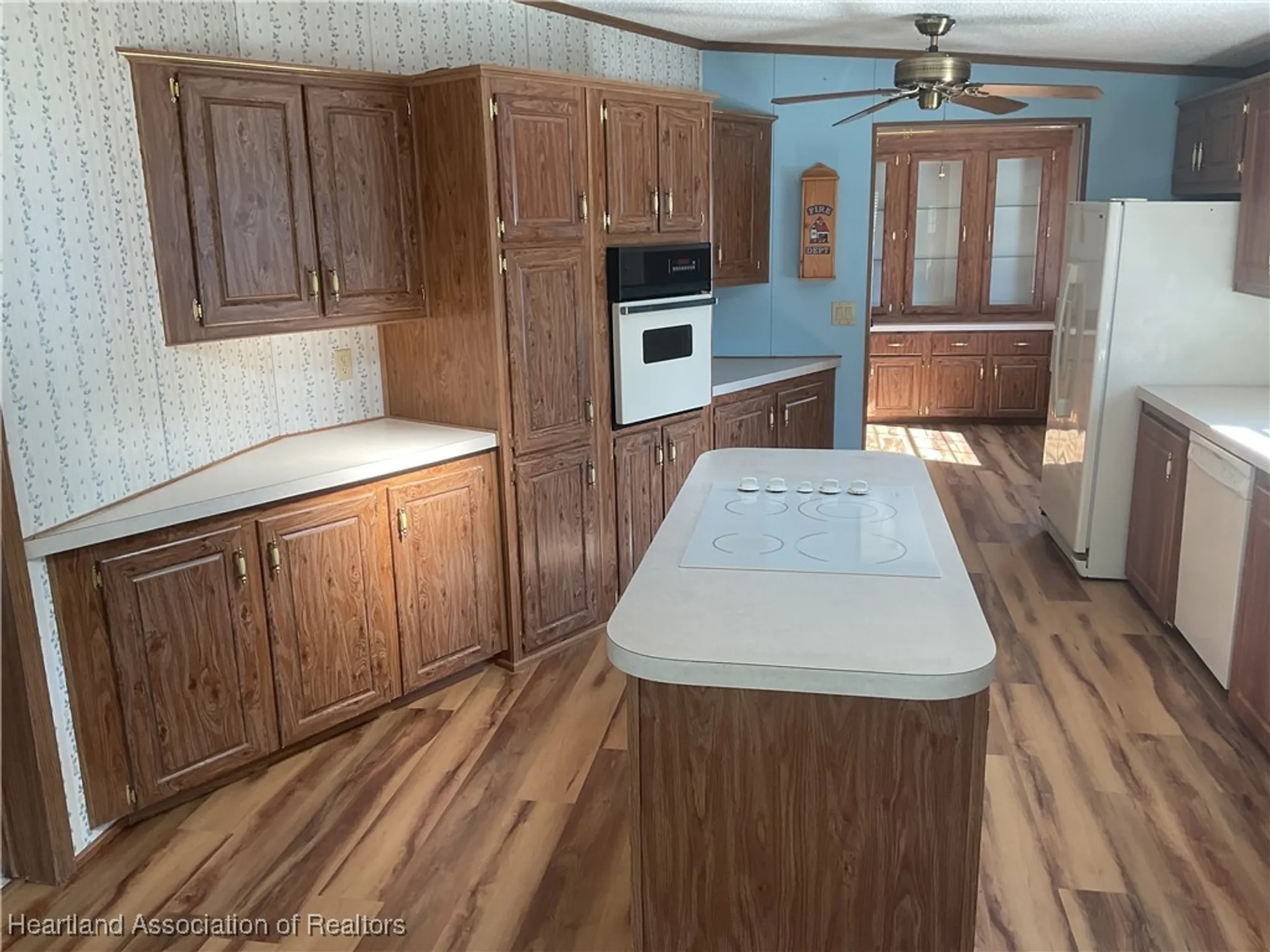 Property Slideshow image 2 of 16 | 2704 e waterview dr, Avon Park, FL, 33825