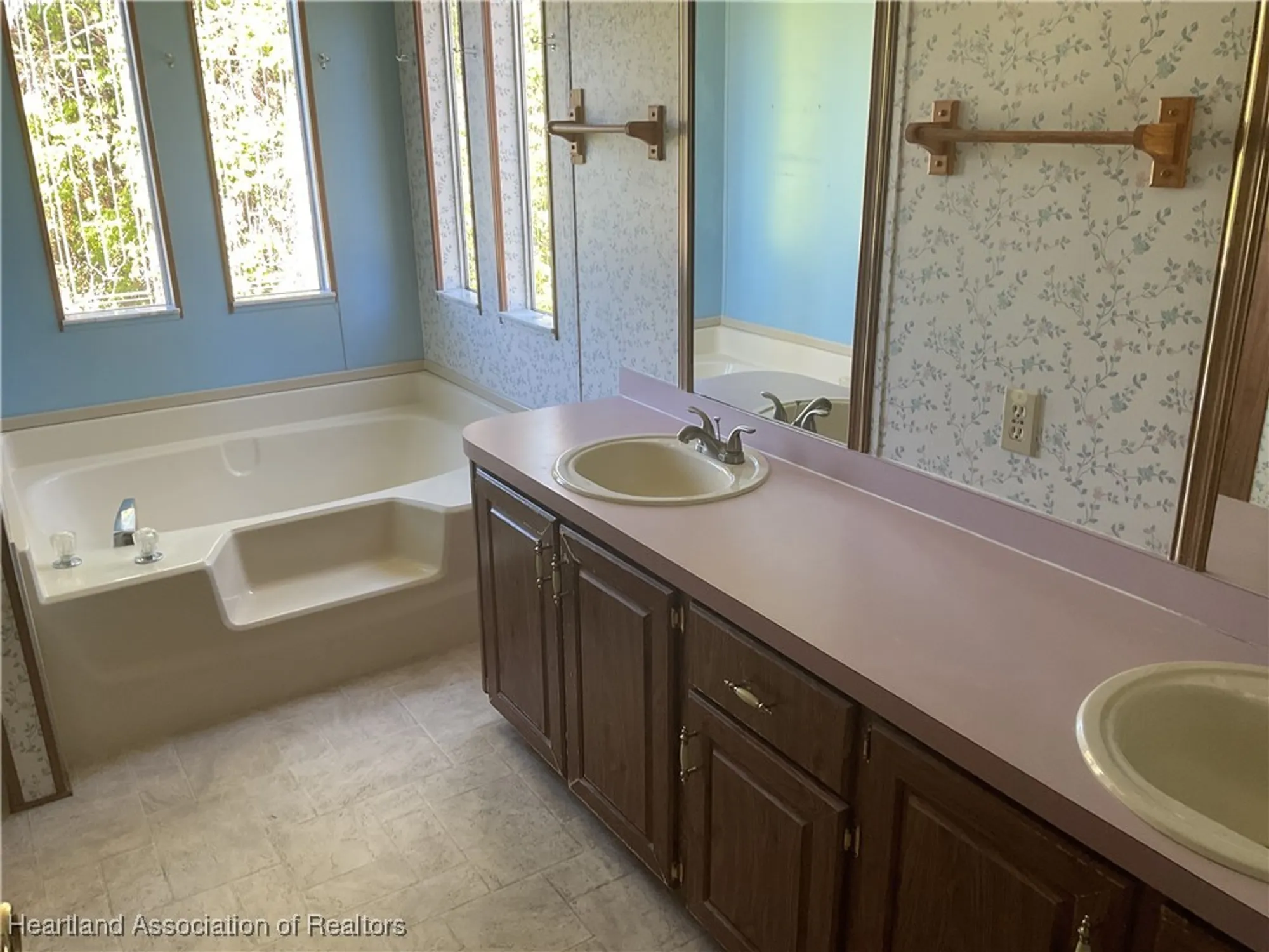 Property Slideshow image 8 of 16 | 2704 e waterview dr, Avon Park, FL, 33825