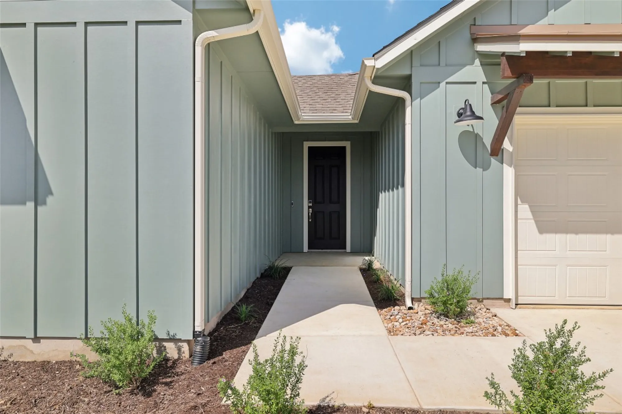 Property Slideshow image 3 of 30 | 321 sweeping sage ln, San Marcos, TX, 78666