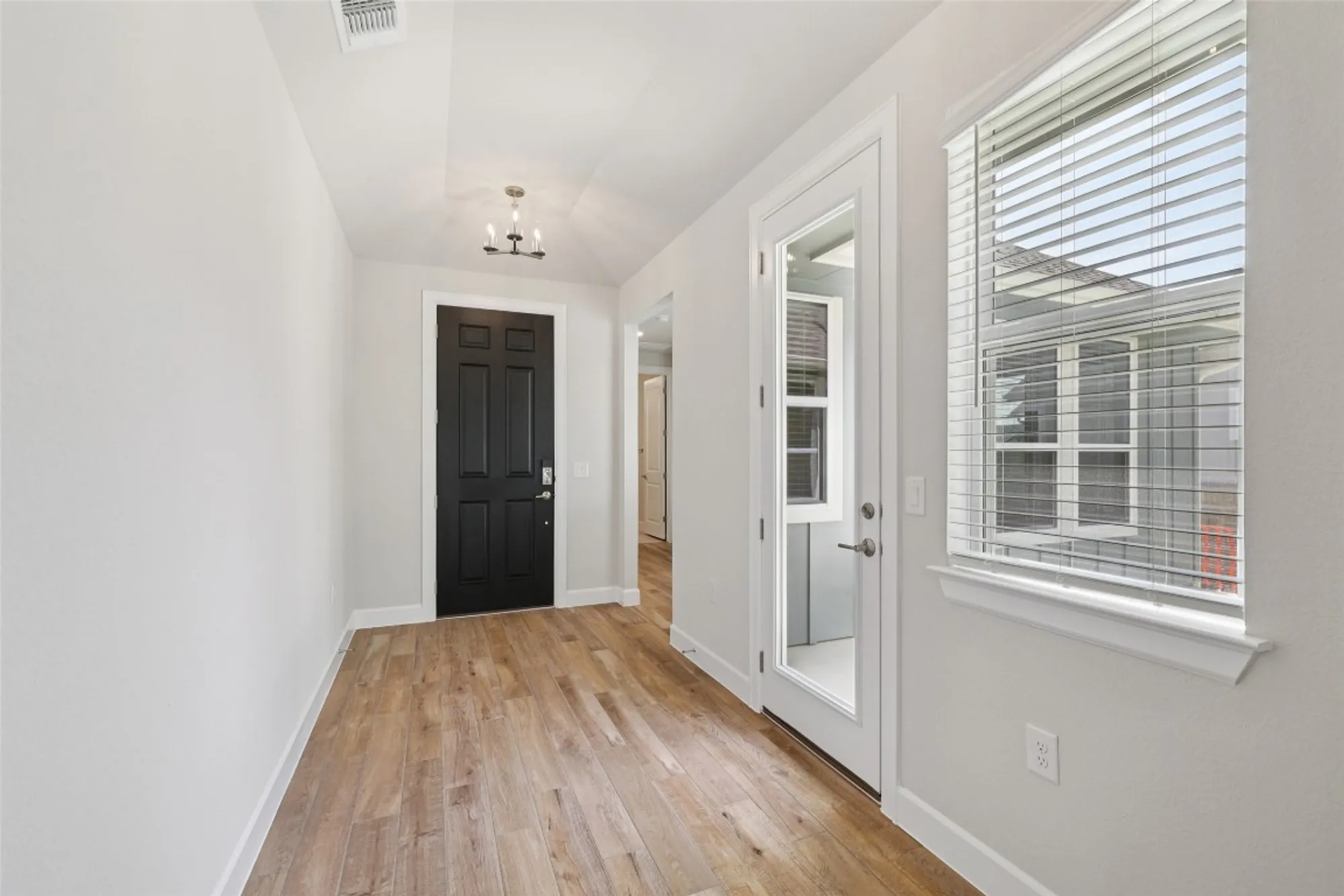 Property Slideshow image 4 of 30 | 321 sweeping sage ln, San Marcos, TX, 78666