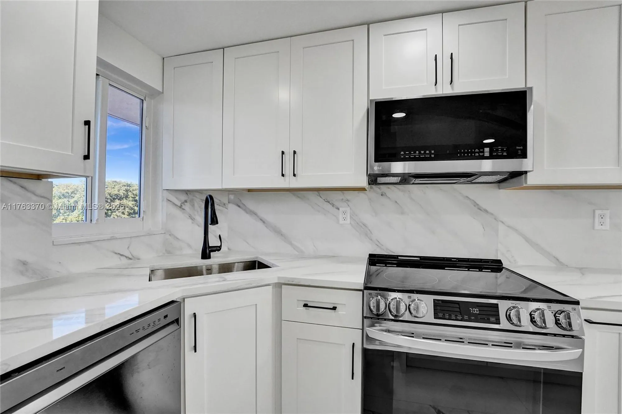 Property Slideshow image 8 of 51 | 8900 washington blvd 416, Pembroke Pines, FL, 33025