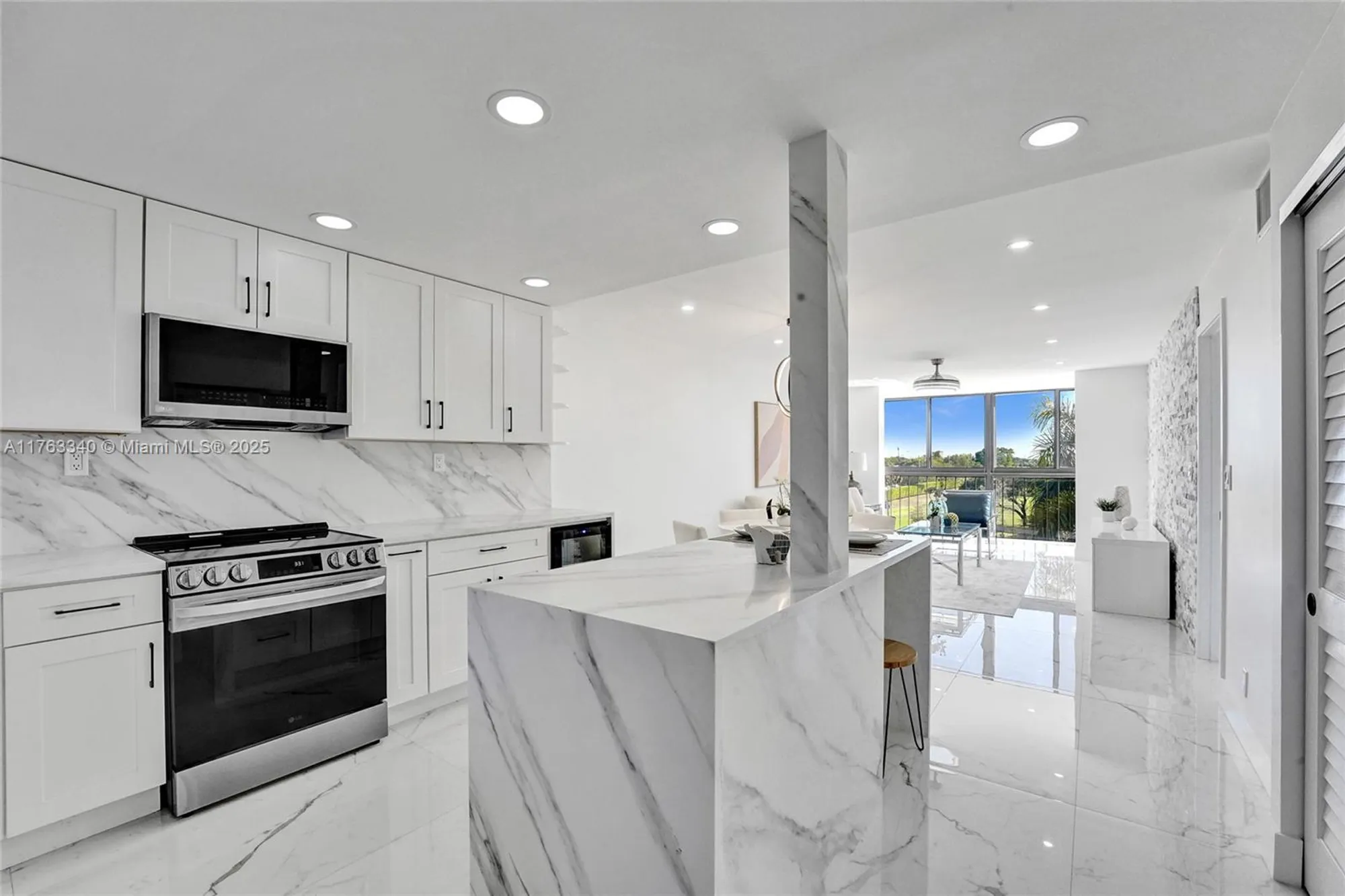 Property Slideshow image 3 of 54 | 8900 washington blvd 506a, Pembroke Pines, FL, 33025