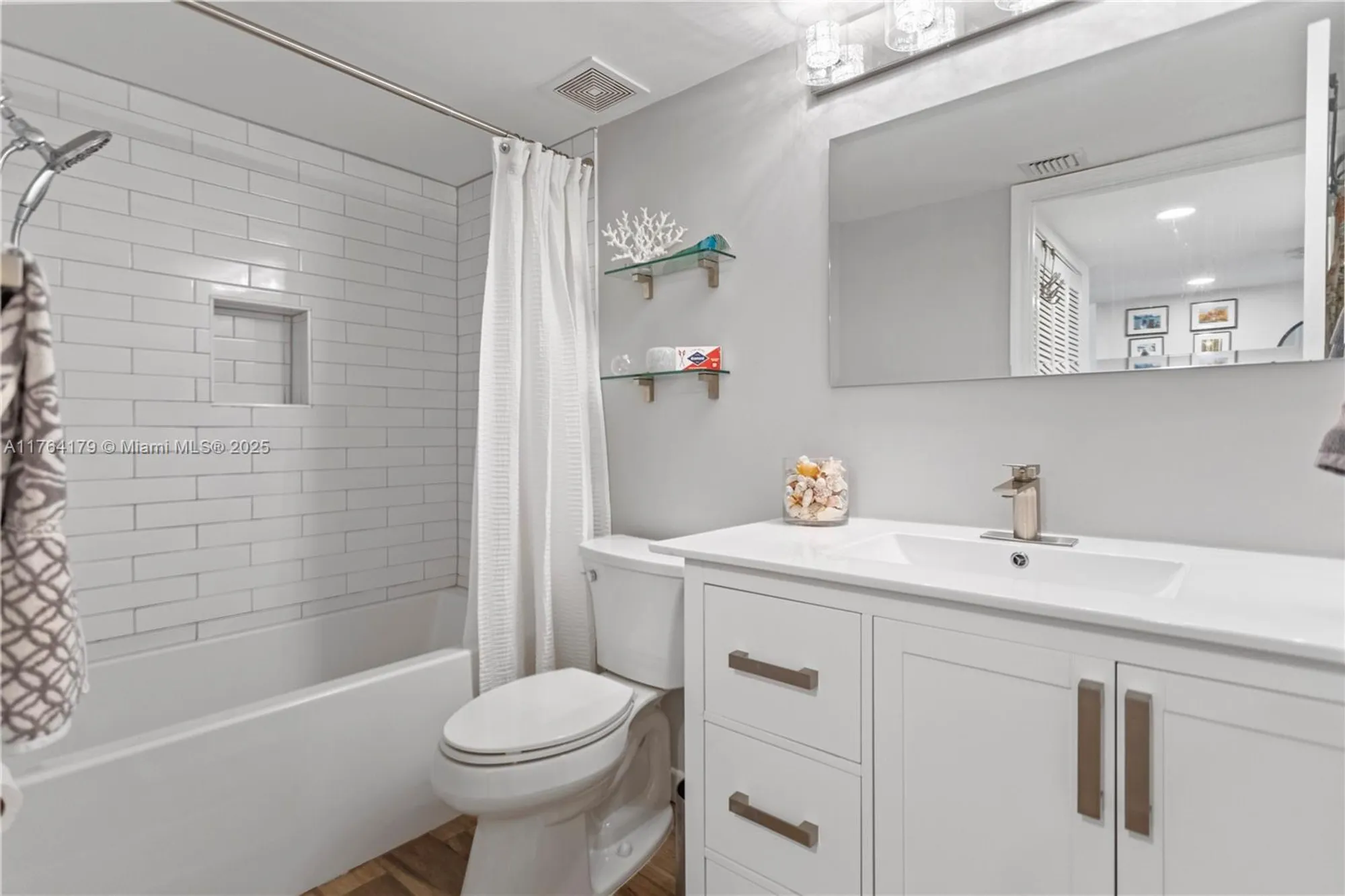 Property Slideshow image 27 of 58 | 7676 trent dr 308, Tamarac, FL, 33321