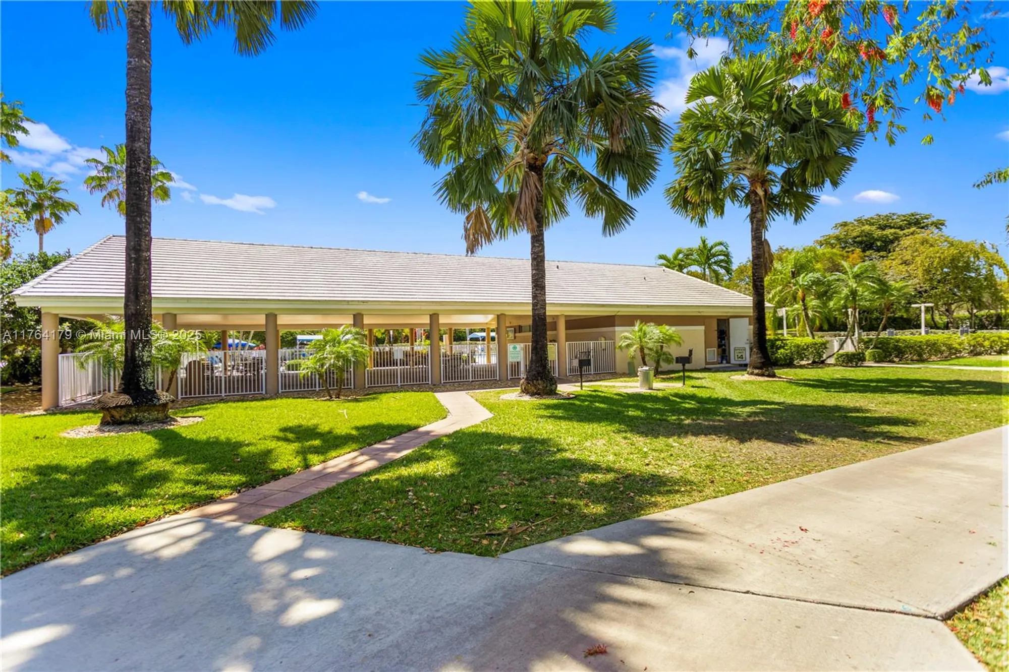 Property Slideshow image 7 of 58 | 7676 trent dr 308, Tamarac, FL, 33321