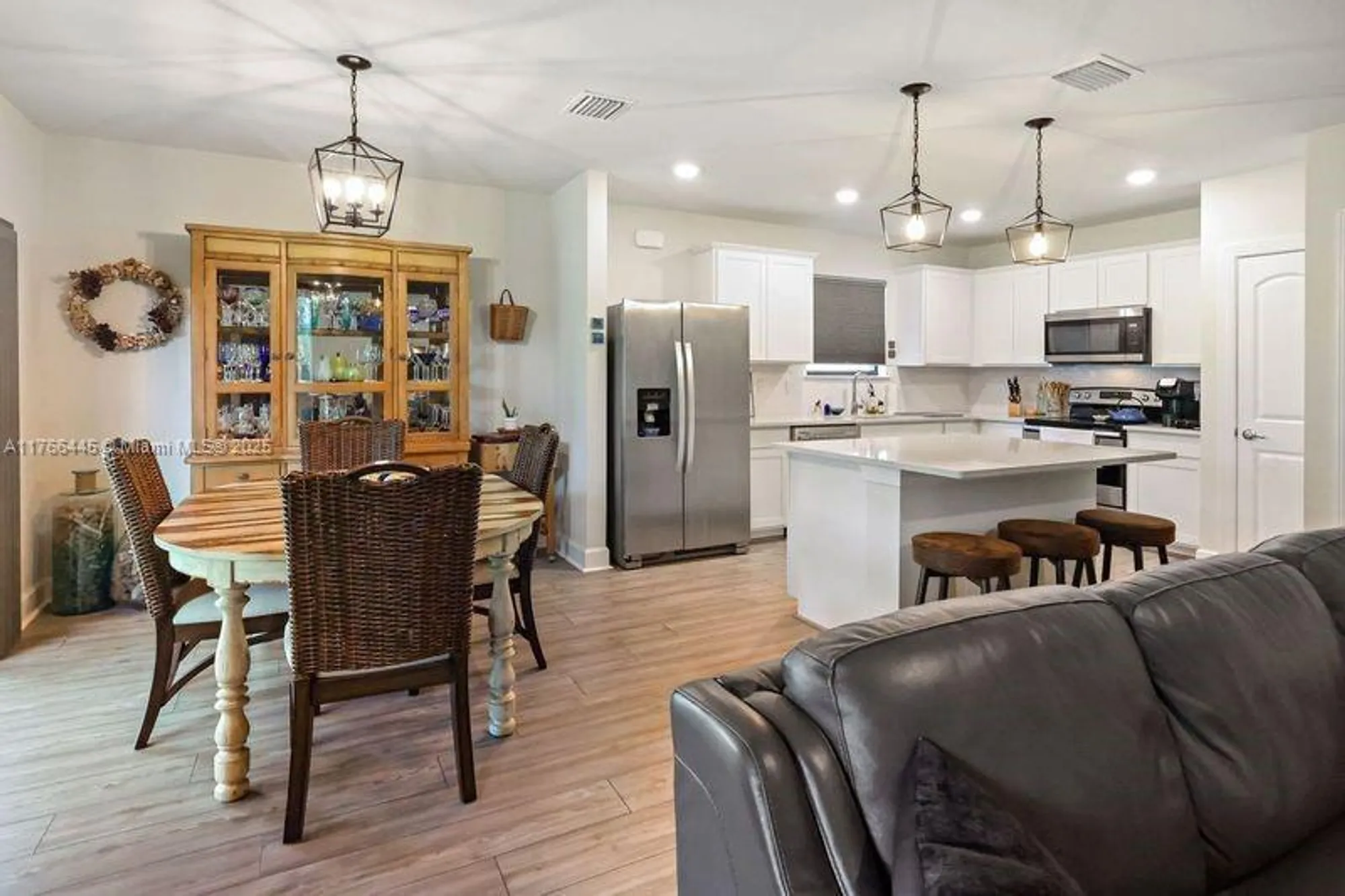 Property Slideshow image 11 of 24 | 4690 indigo way, Vero Beach, FL, 32967