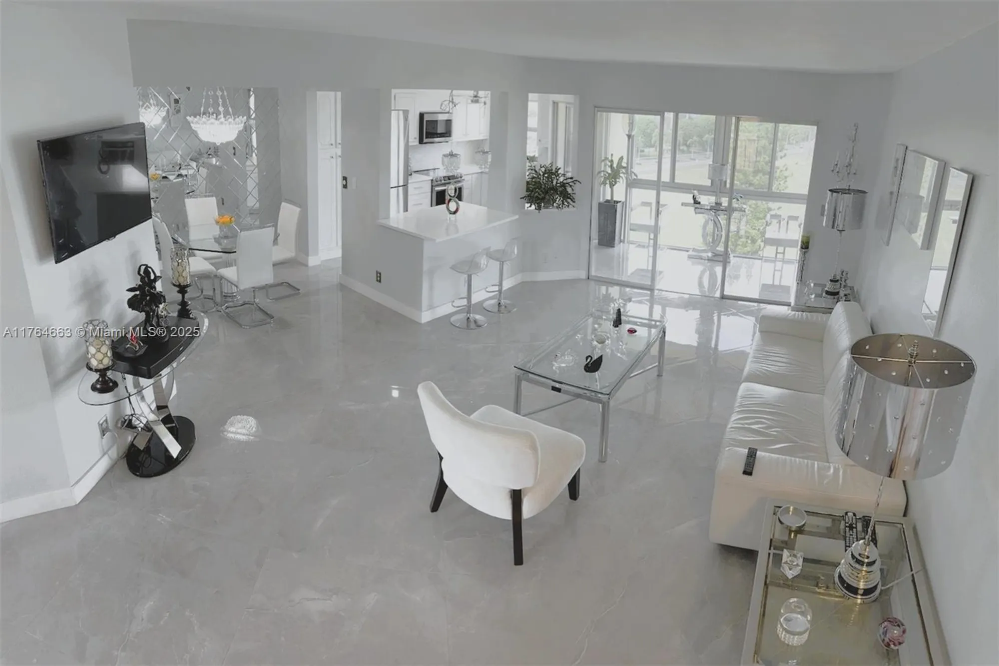 Property Slideshow image 1 of 31 | 3836 via poinciana 604, Lake Worth, FL, 33467