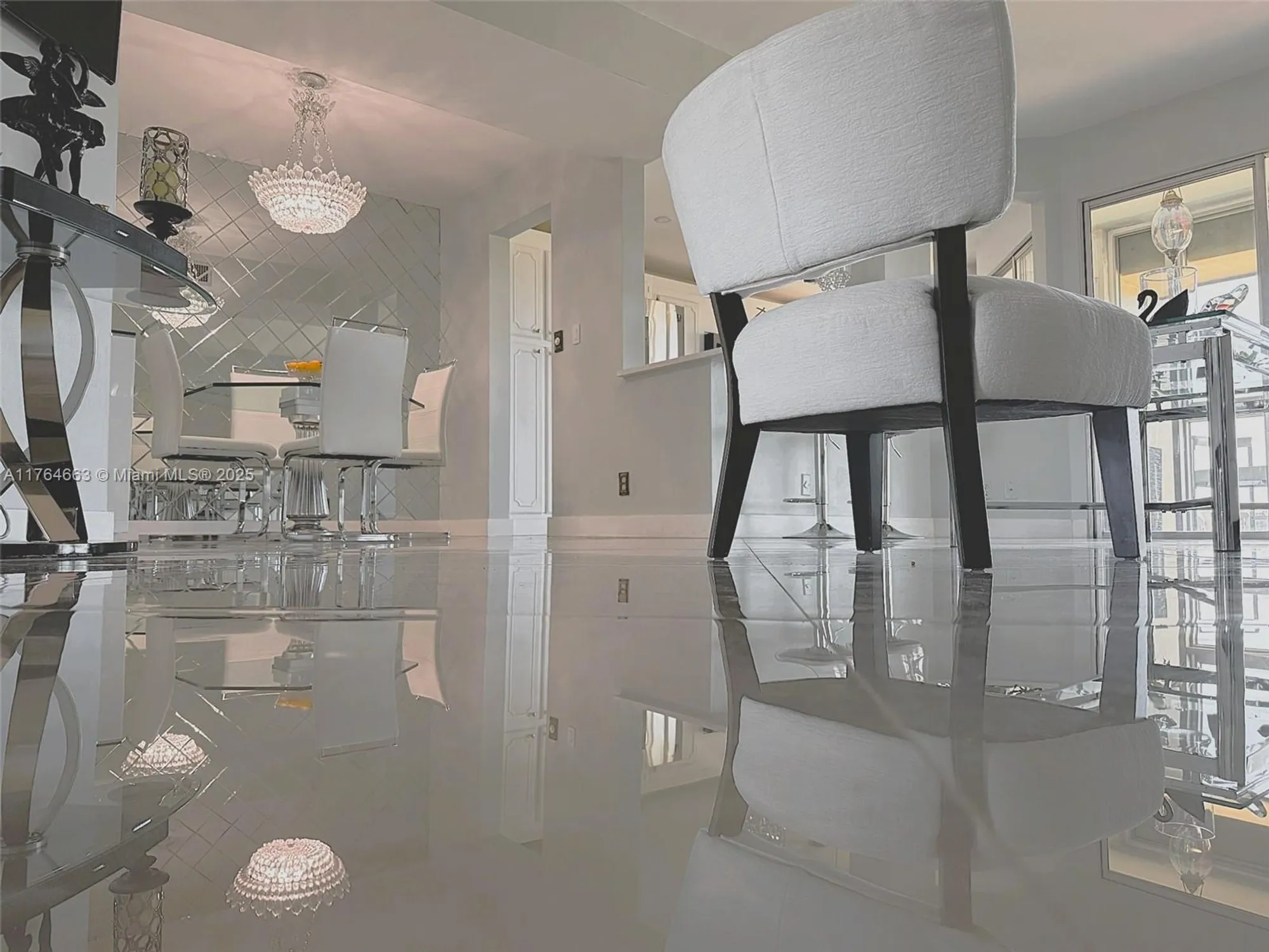 Property Slideshow image 10 of 31 | 3836 via poinciana 604, Lake Worth, FL, 33467