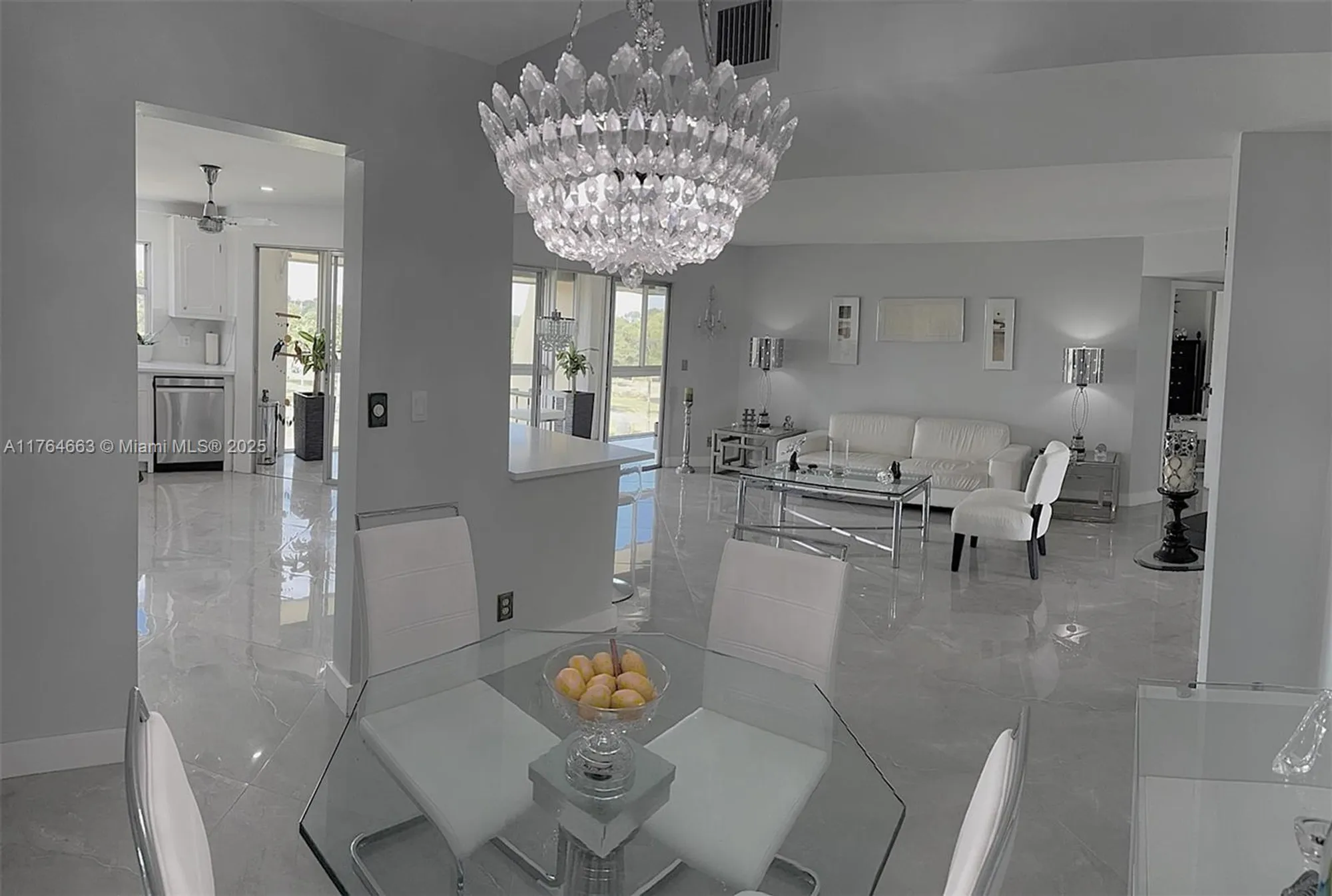 Property Slideshow image 11 of 31 | 3836 via poinciana 604, Lake Worth, FL, 33467
