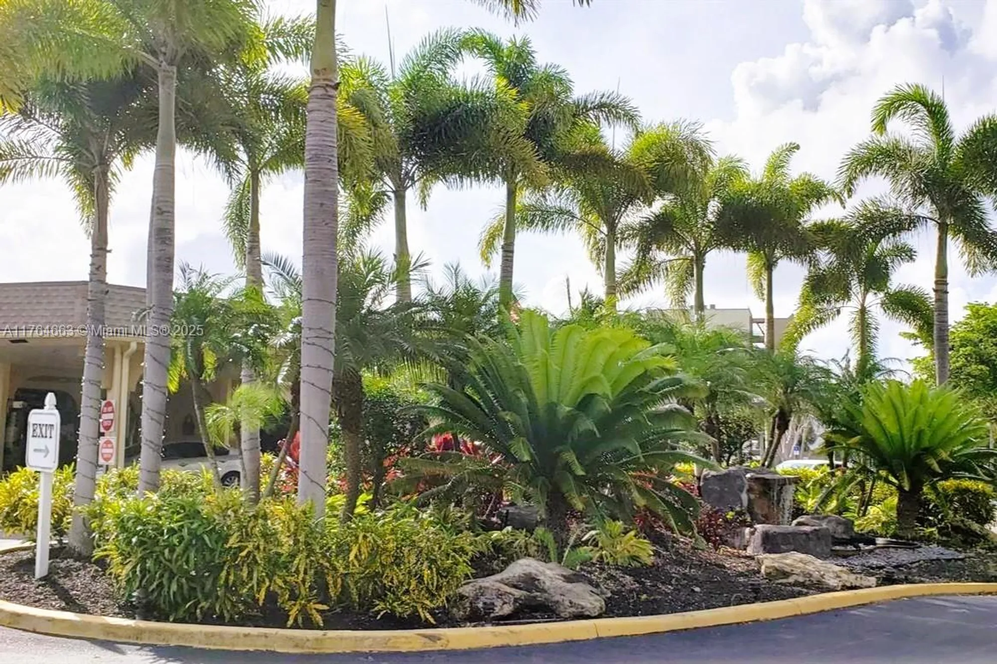 Property Slideshow image 25 of 31 | 3836 via poinciana 604, Lake Worth, FL, 33467