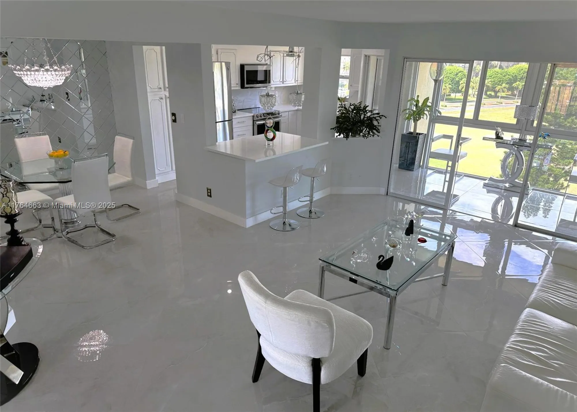 Property Slideshow image 5 of 31 | 3836 via poinciana 604, Lake Worth, FL, 33467