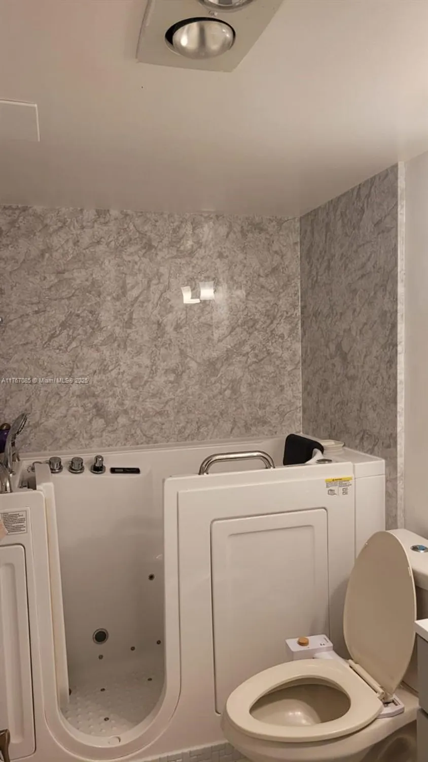 Property Slideshow image 12 of 13 | 418 tilford t # 418, Deerfield Beach, FL, 33442