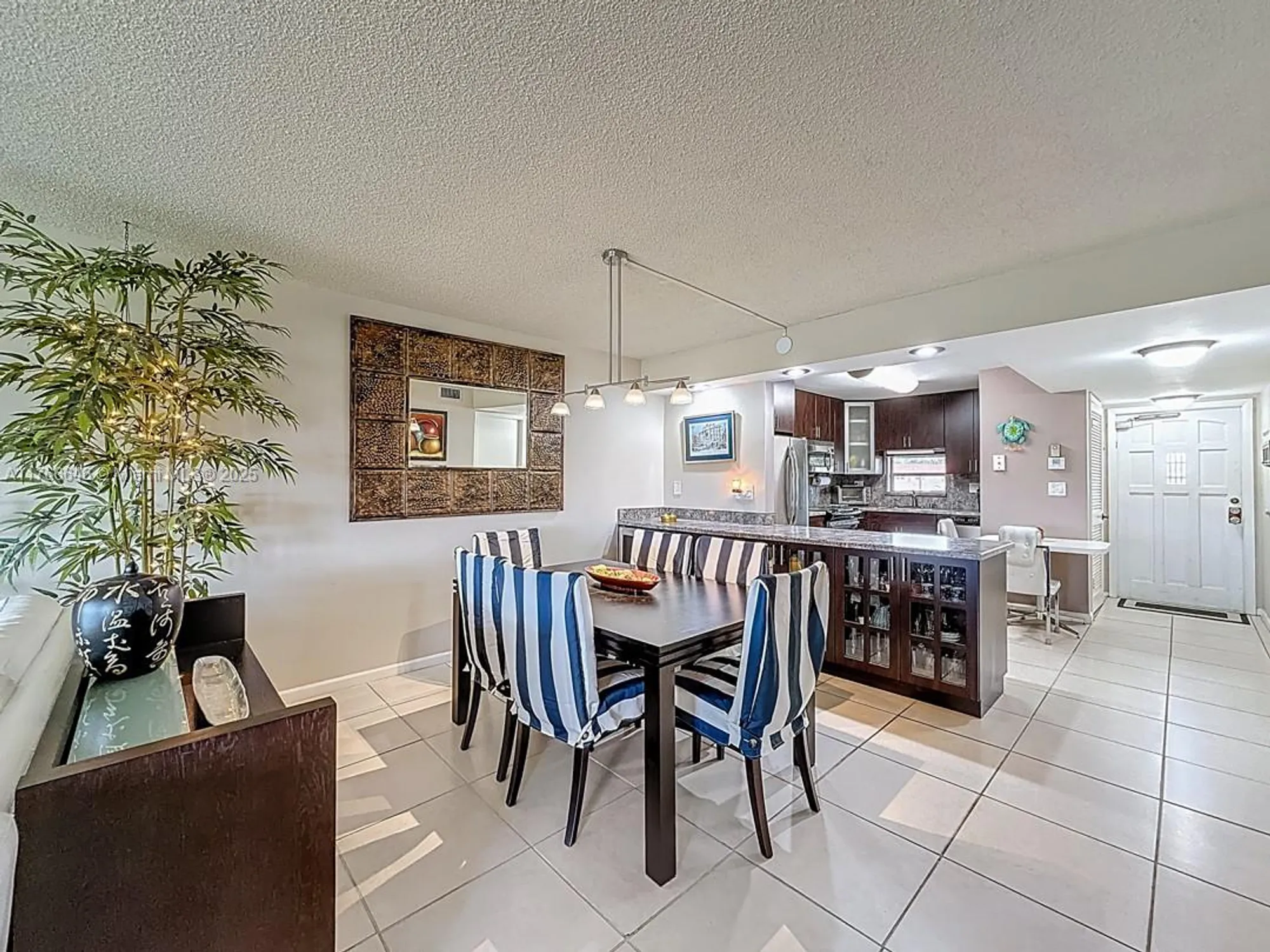Property Slideshow image 14 of 38 | 9411 n hollybrook lake dr 304, Pembroke Pines, FL, 33025