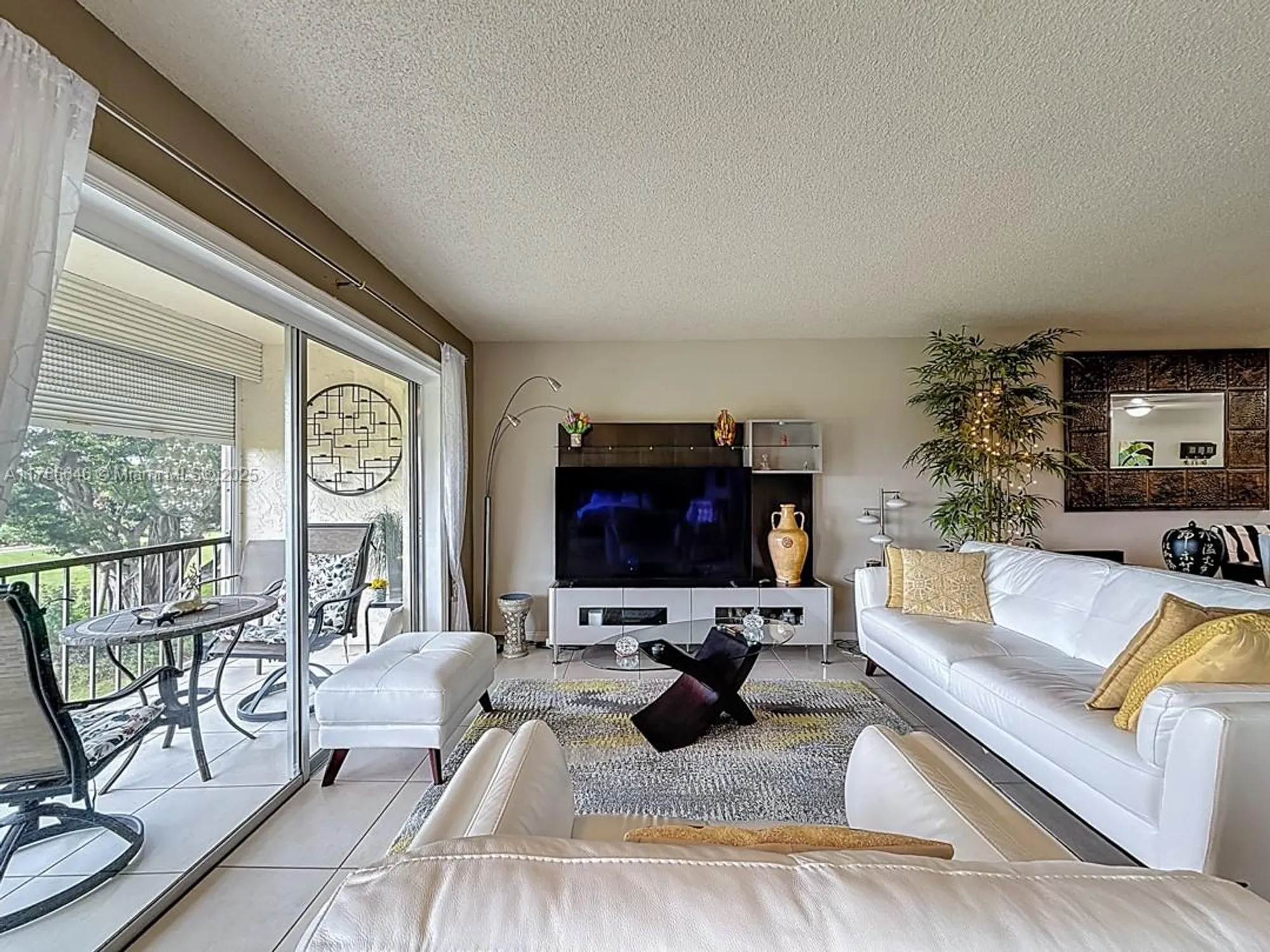 Property Slideshow image 1 of 38 | 9411 n hollybrook lake dr 304, Pembroke Pines, FL, 33025