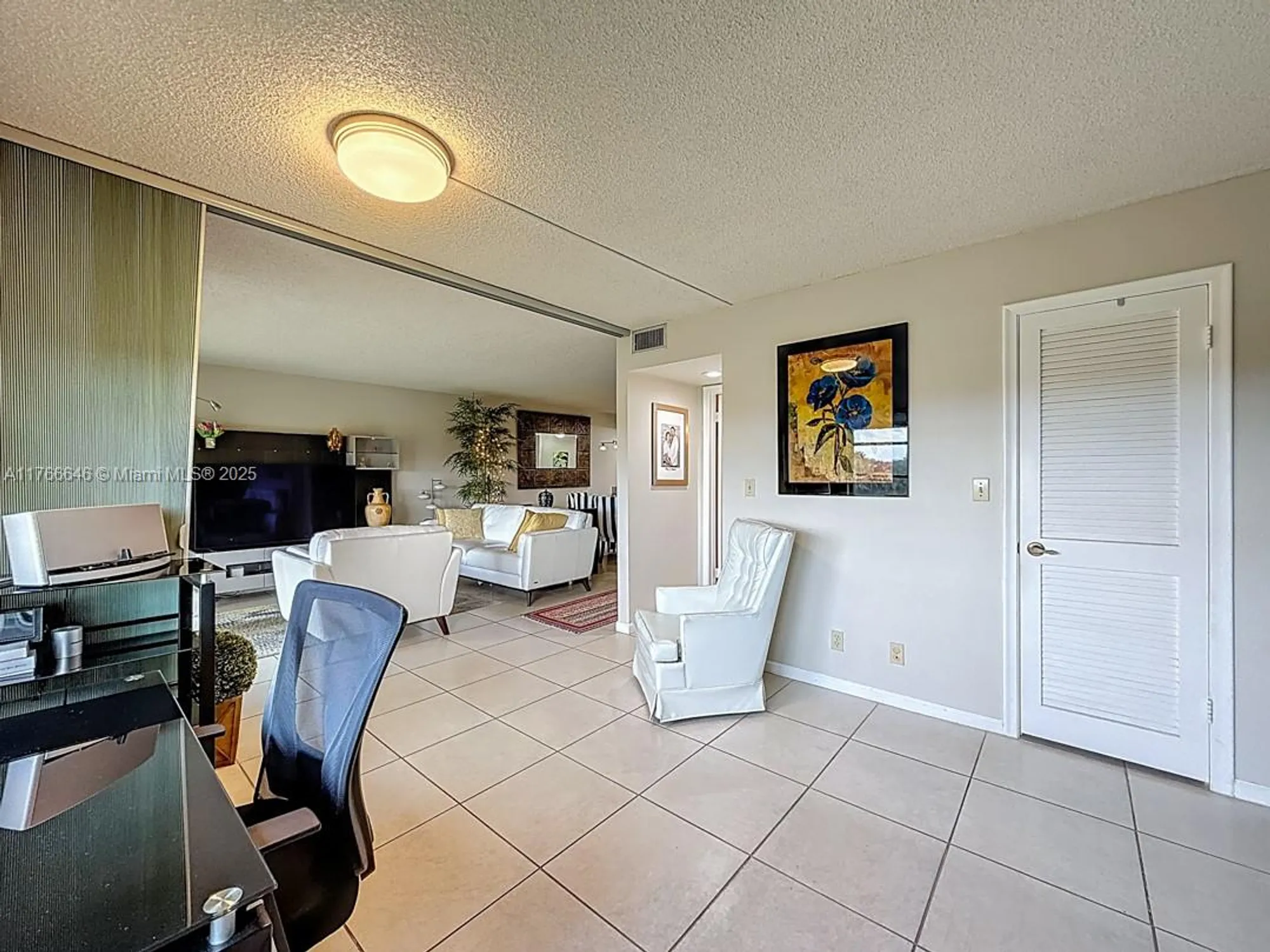 Property Slideshow image 21 of 38 | 9411 n hollybrook lake dr 304, Pembroke Pines, FL, 33025