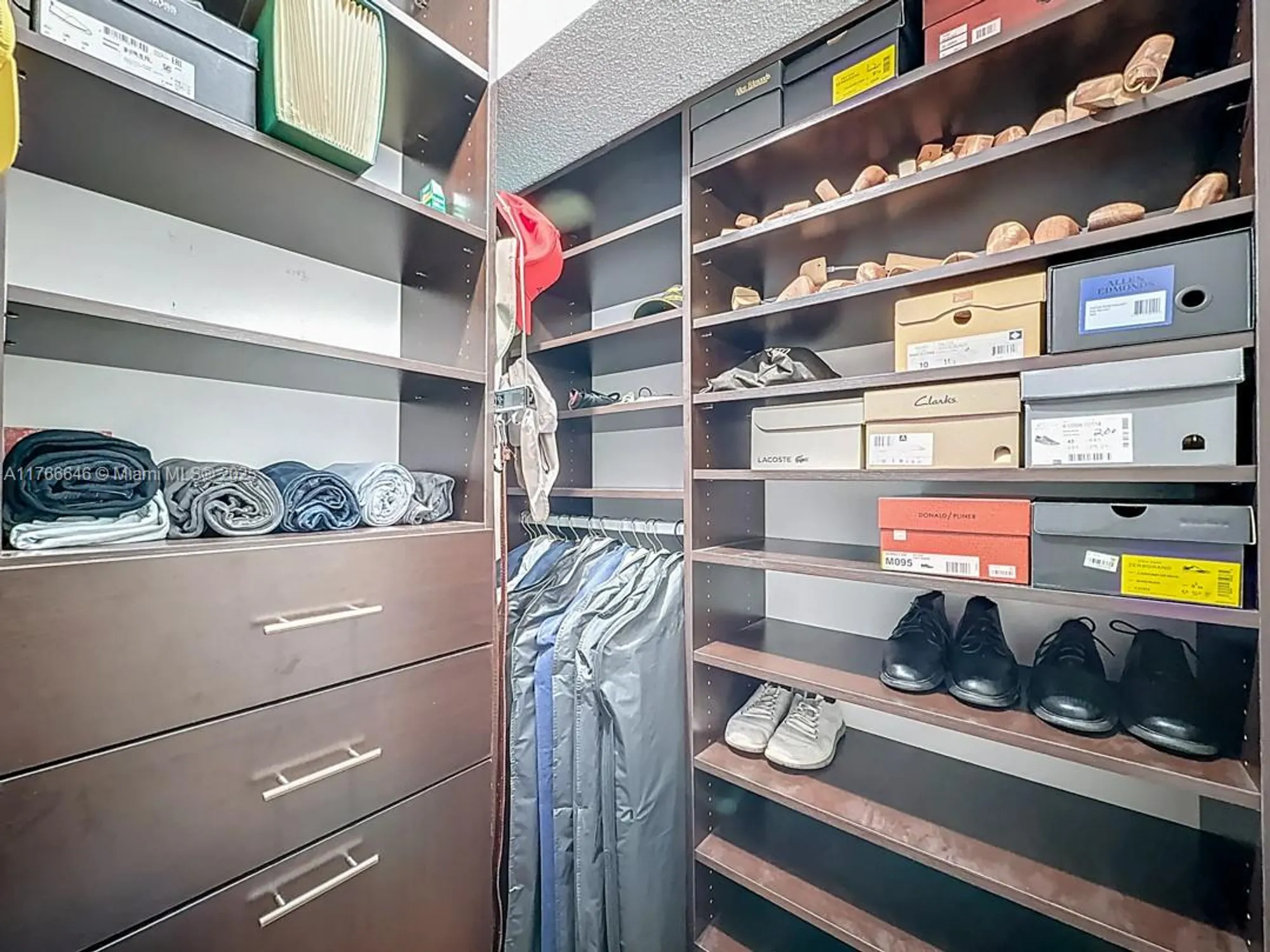 Property Slideshow image 36 of 38 | 9411 n hollybrook lake dr 304, Pembroke Pines, FL, 33025