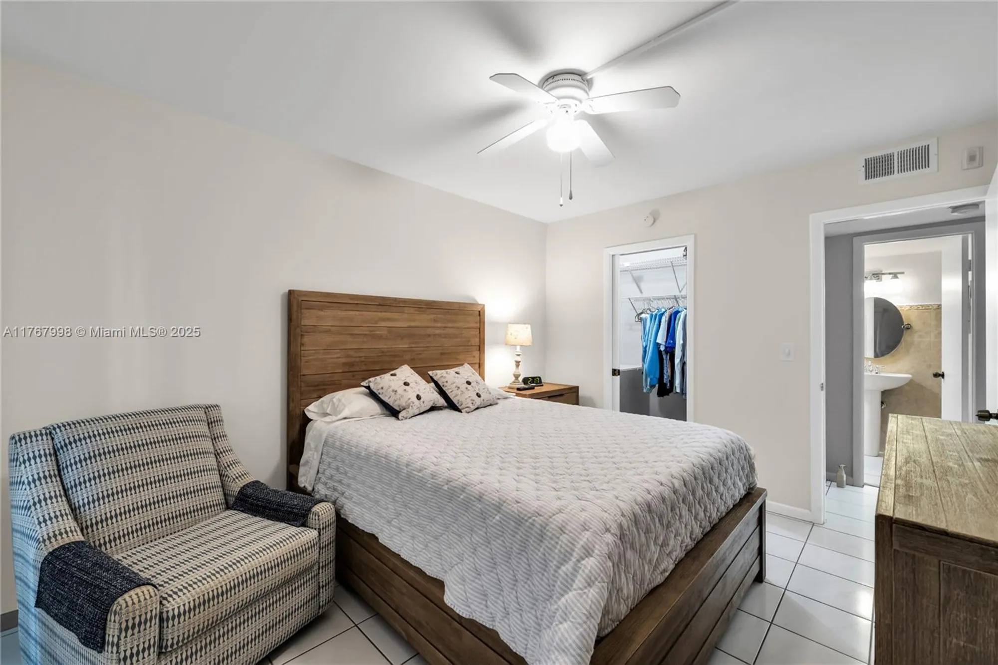 Property Slideshow image 12 of 32 | 4032 farnham o # 4032, Deerfield Beach, FL, 33442