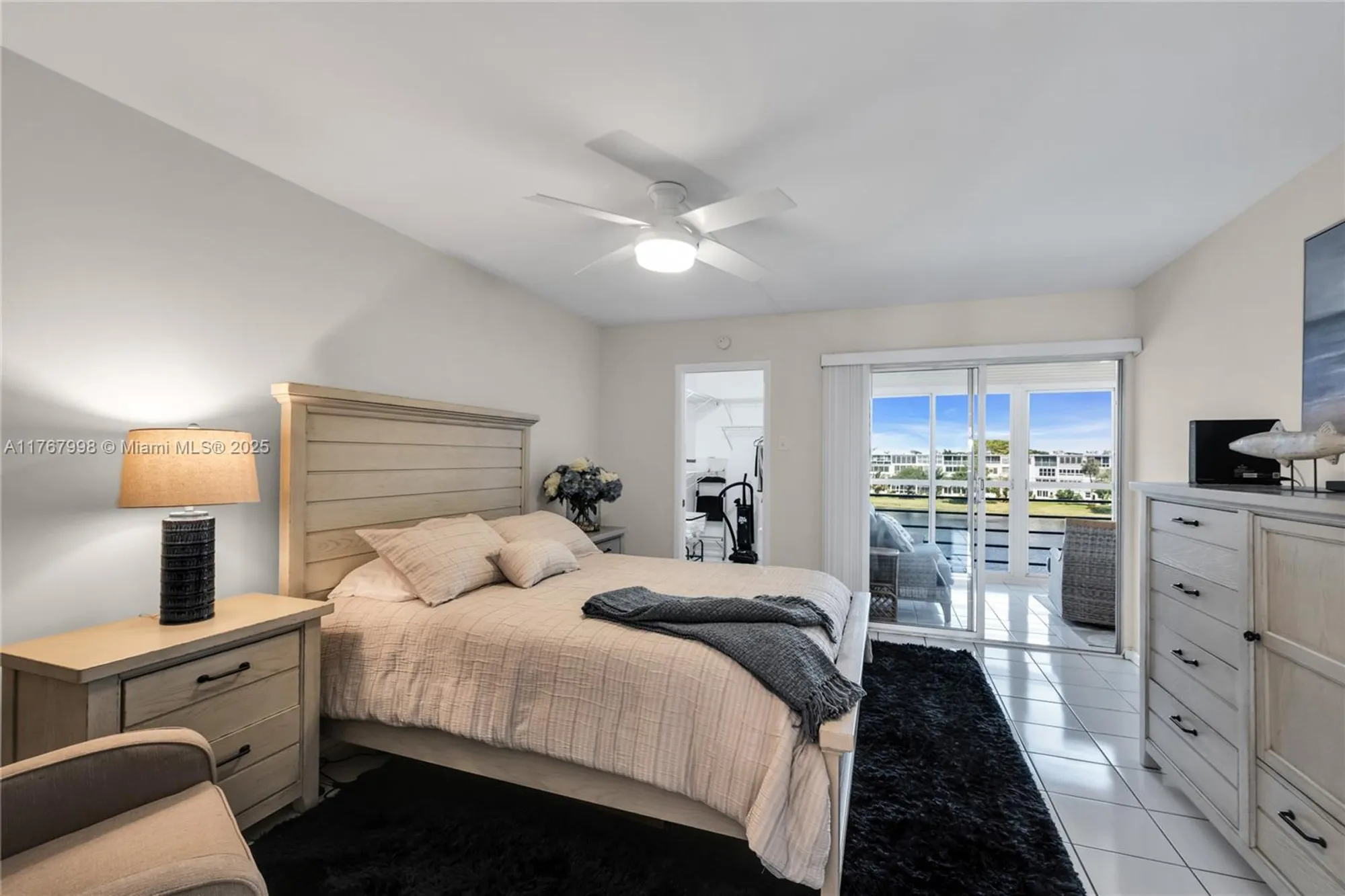 Property Slideshow image 4 of 32 | 4032 farnham o # 4032, Deerfield Beach, FL, 33442