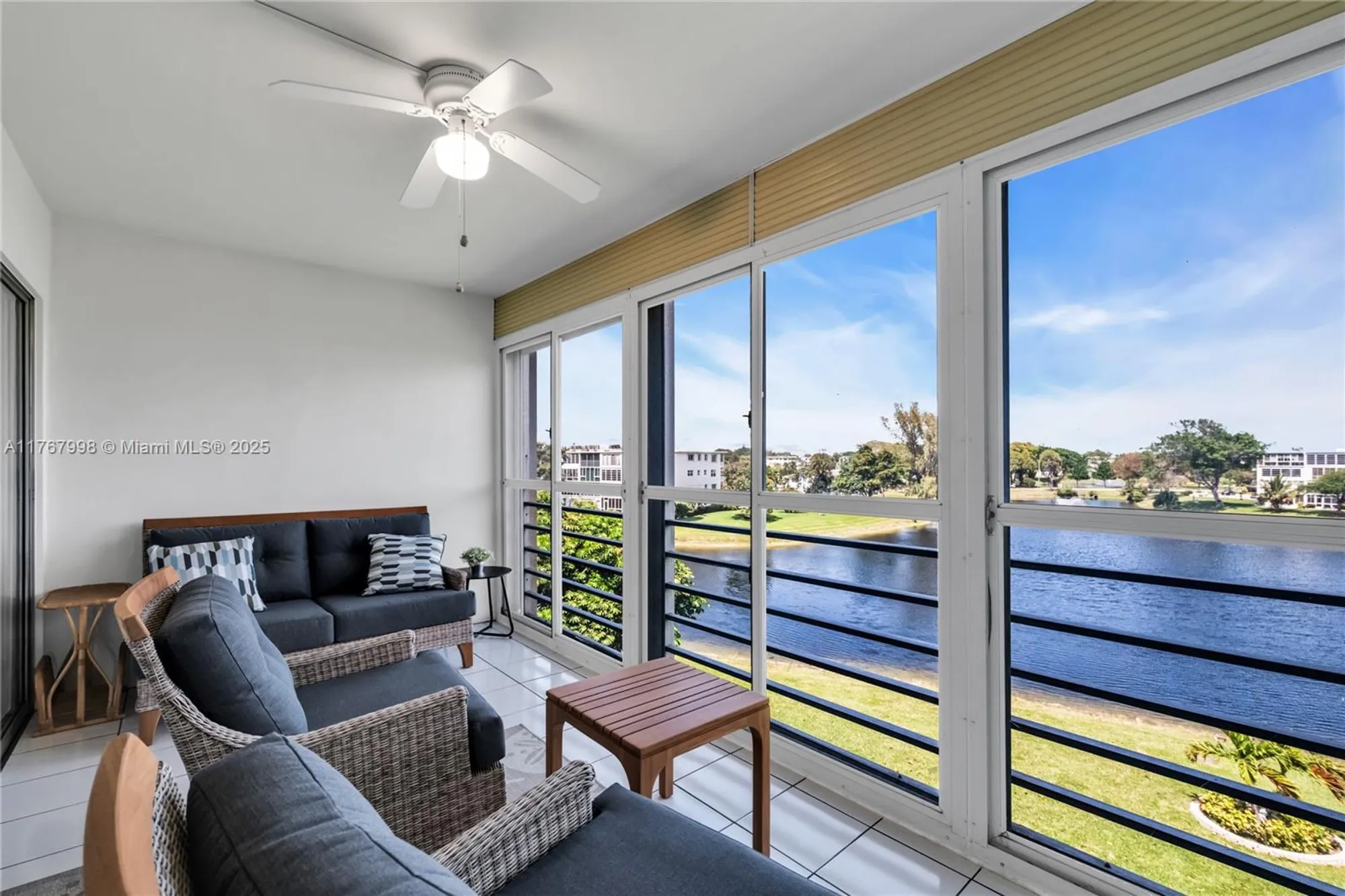 Property Slideshow image 6 of 32 | 4032 farnham o # 4032, Deerfield Beach, FL, 33442