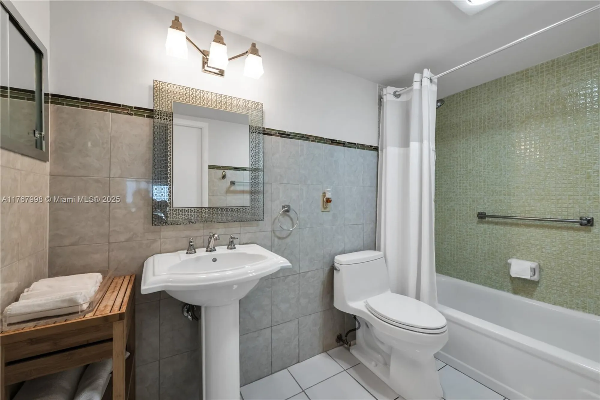 Property Slideshow image 9 of 32 | 4032 farnham o # 4032, Deerfield Beach, FL, 33442