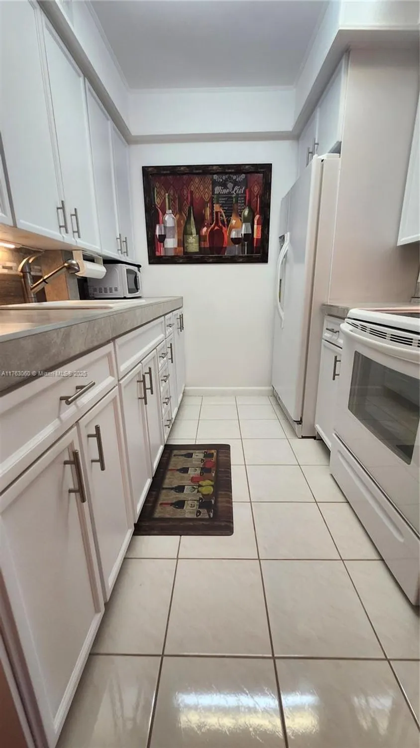 Property Slideshow image 13 of 42 | 2112 newport u # 2112, Deerfield Beach, FL, 33442