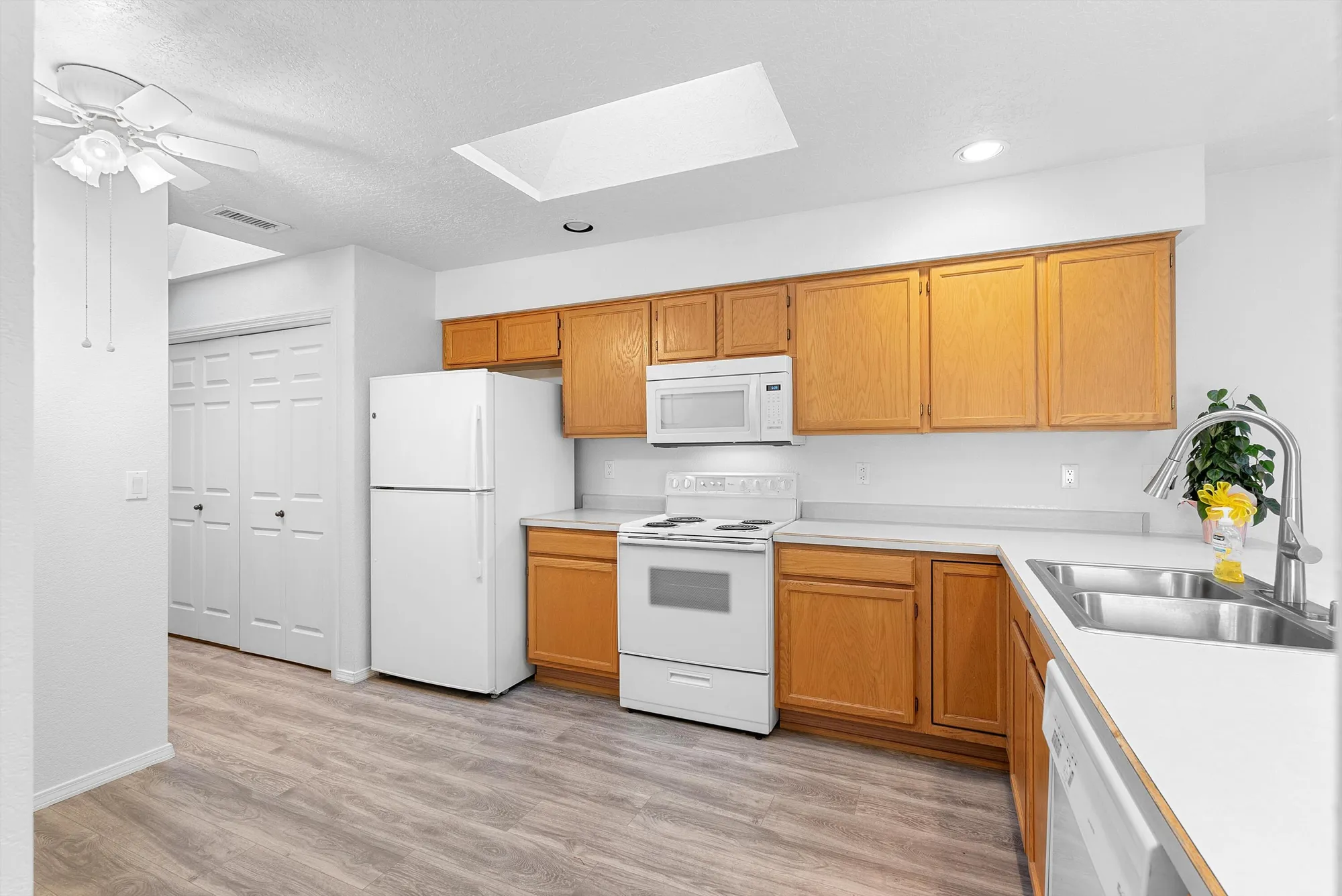 Property Slideshow image 10 of 35 | 3253 esplanade cir, Rio Rancho, NM, 87124