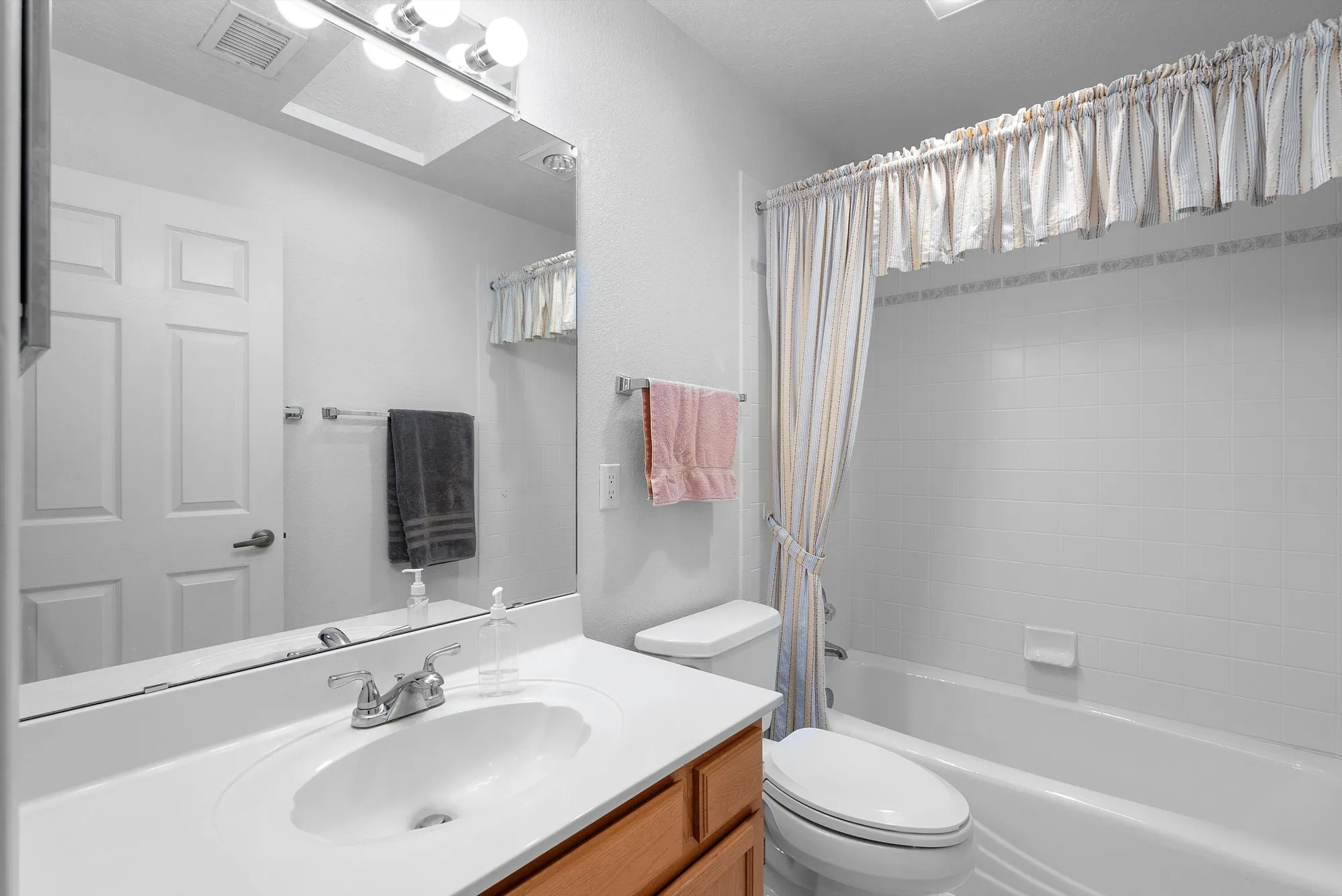 Property Slideshow image 21 of 35 | 3253 esplanade cir, Rio Rancho, NM, 87124