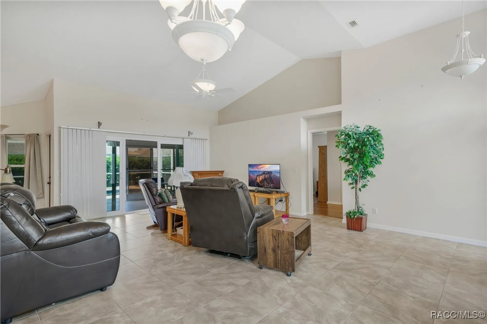 Property Slideshow image 12 of 39 | 4542 n serene pt, Hernando, FL, 34442