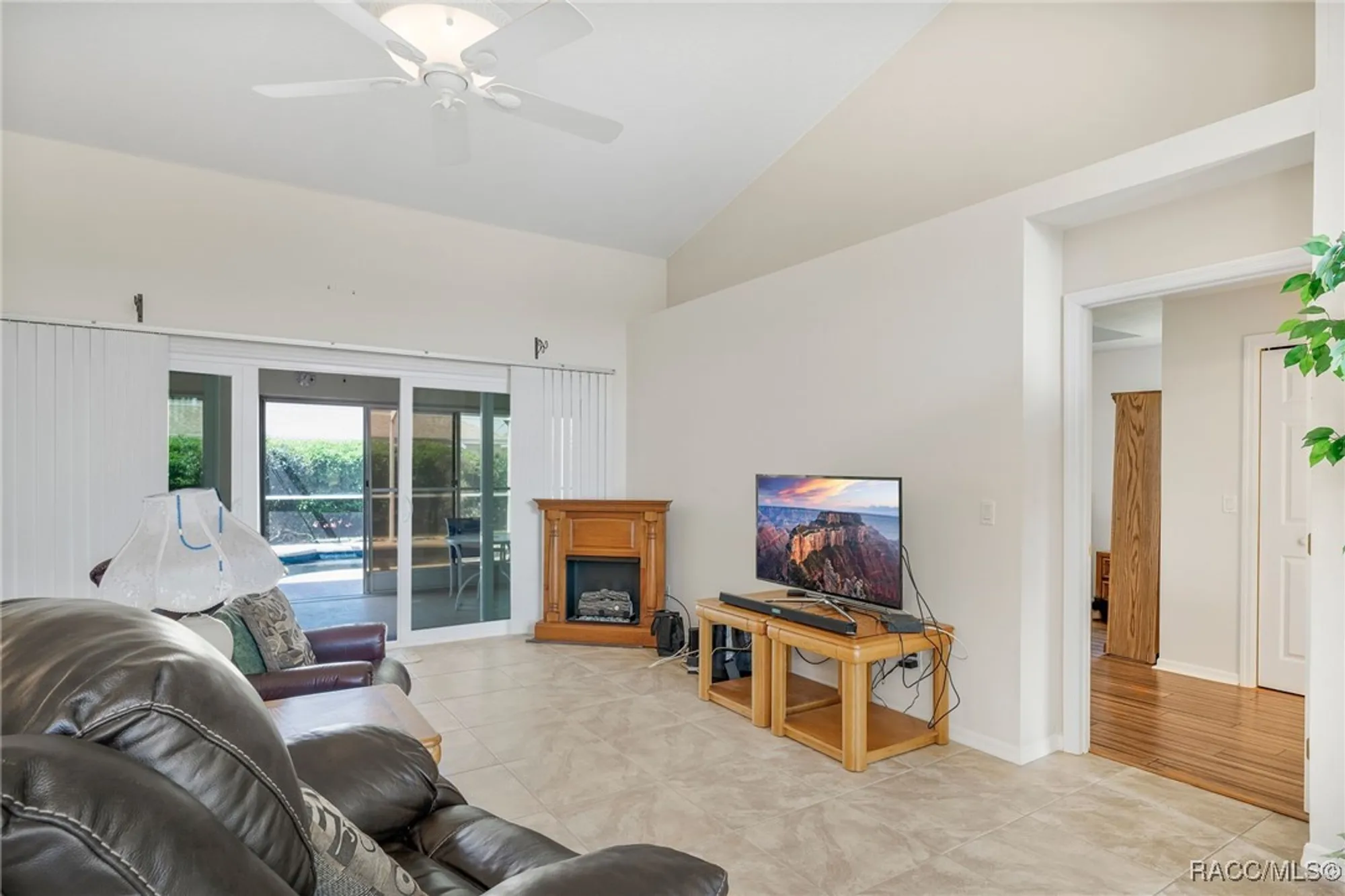 Property Slideshow image 9 of 39 | 4542 n serene pt, Hernando, FL, 34442