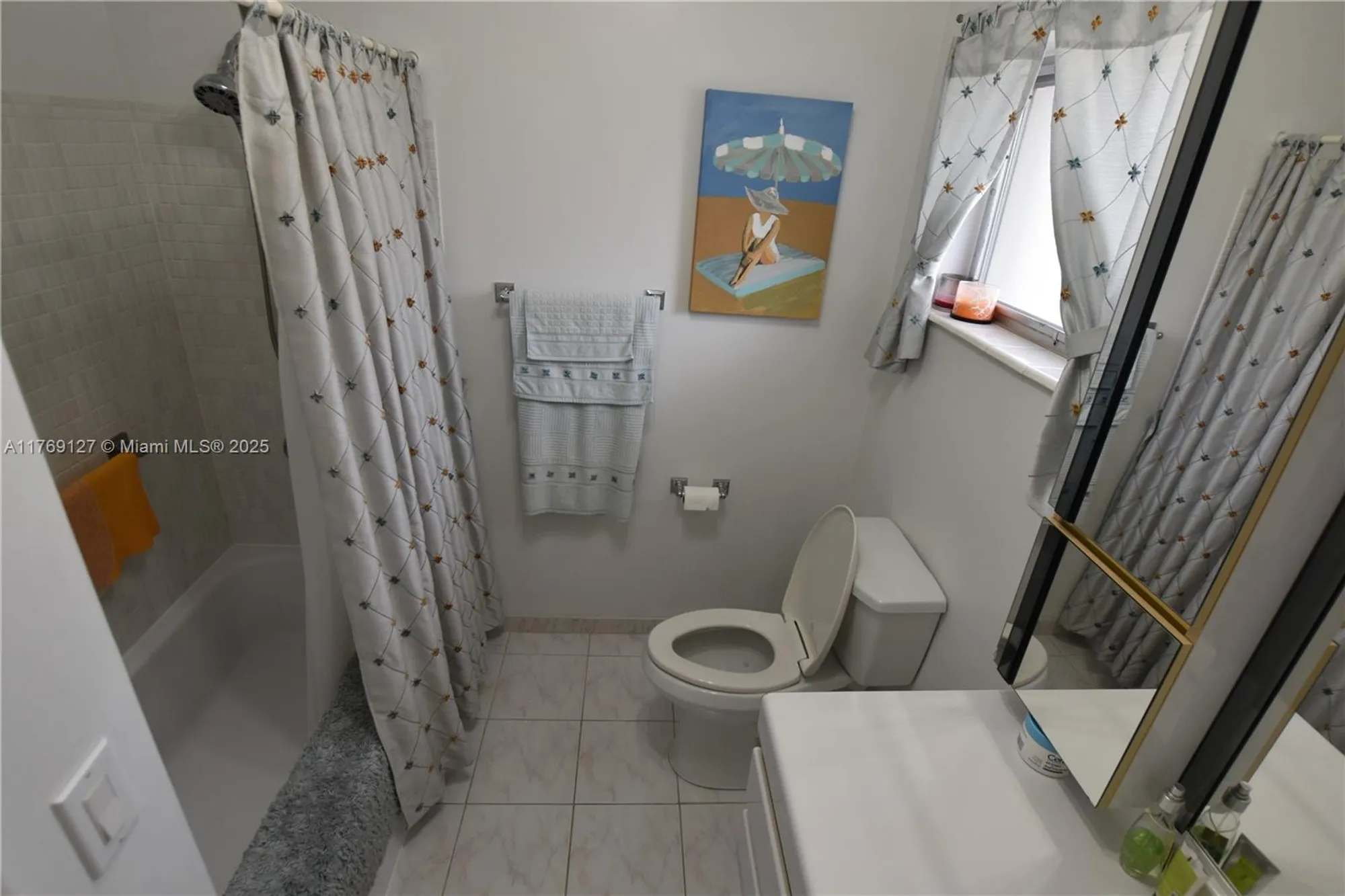 Property Slideshow image 14 of 47 | 2735 dudley dr b, West Palm Beach, FL, 33415