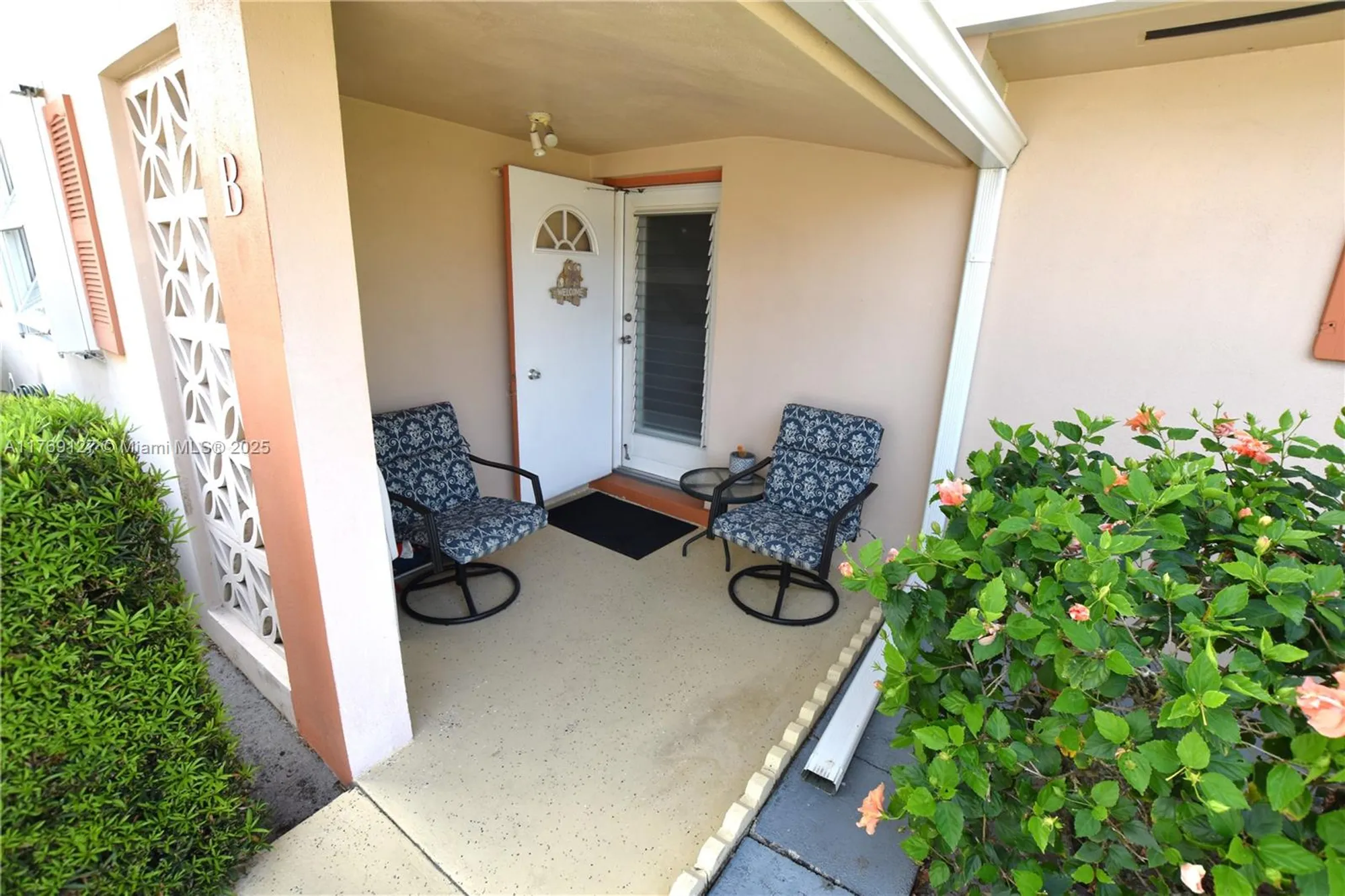 Property Slideshow image 19 of 47 | 2735 dudley dr b, West Palm Beach, FL, 33415