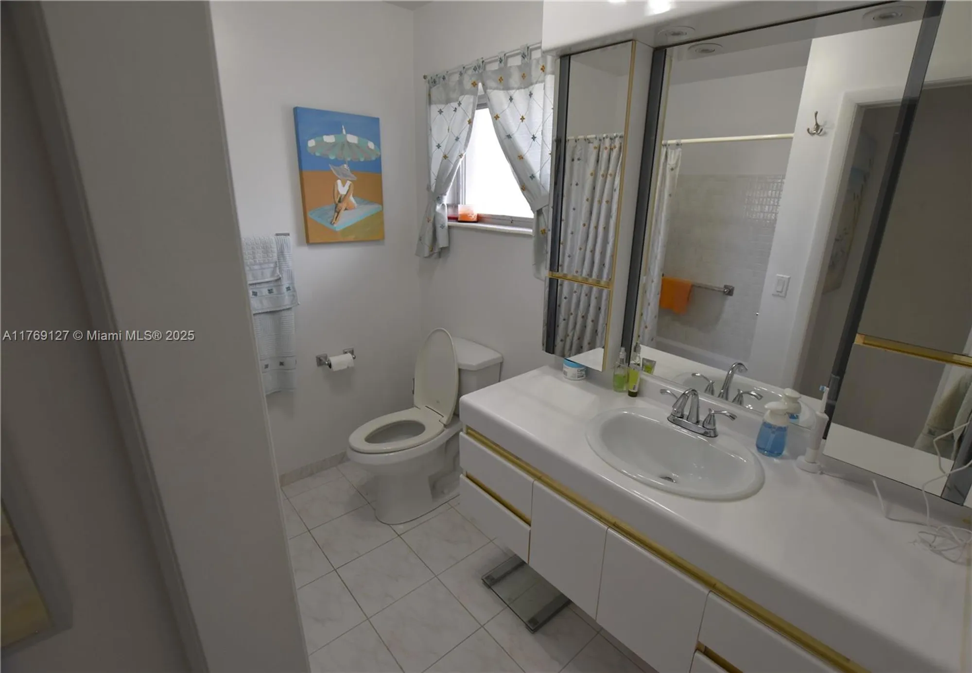 Property Slideshow image 13 of 47 | 2735 dudley dr b, West Palm Beach, FL, 33415