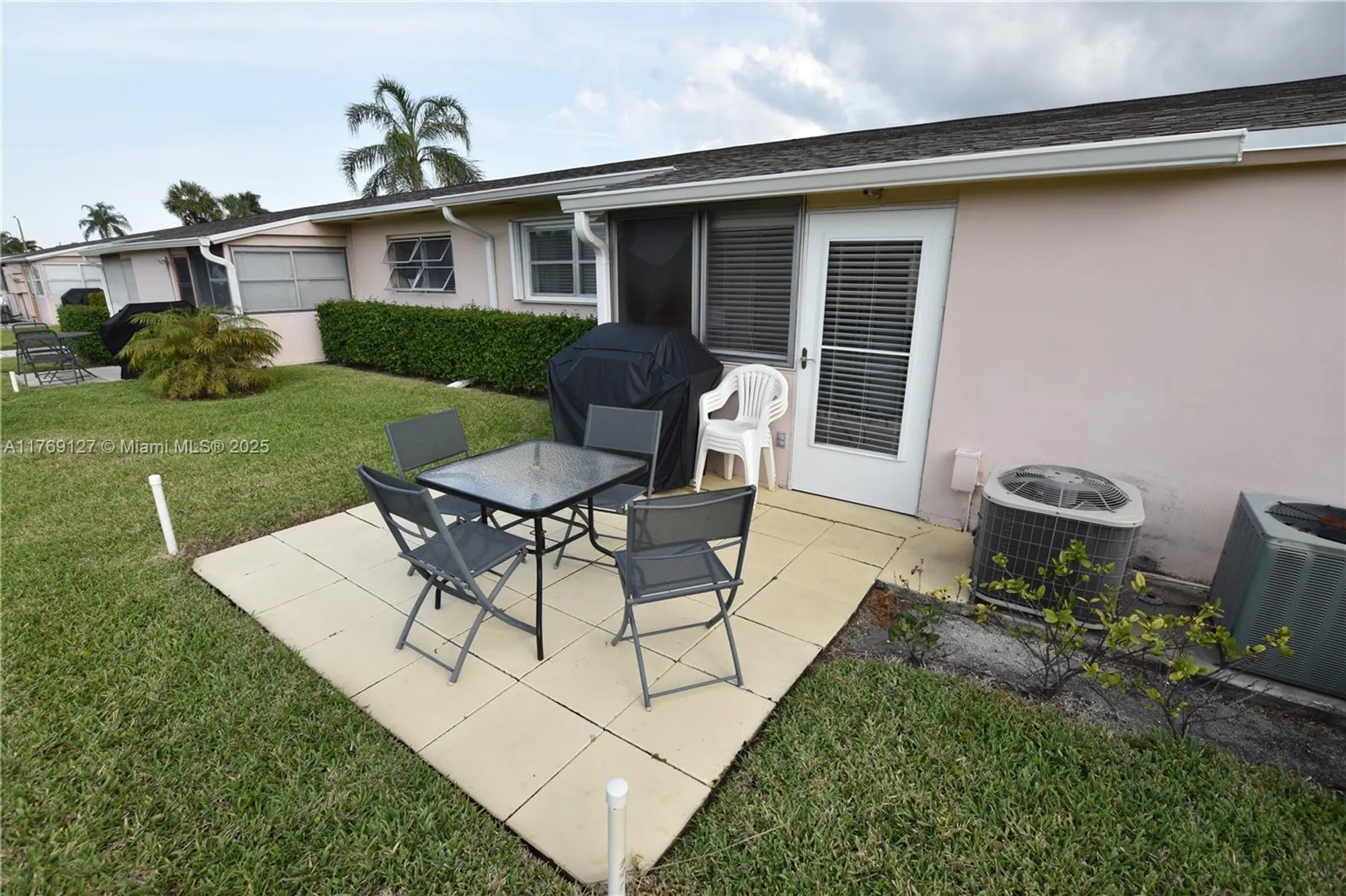 Property Slideshow image 24 of 47 | 2735 dudley dr b, West Palm Beach, FL, 33415