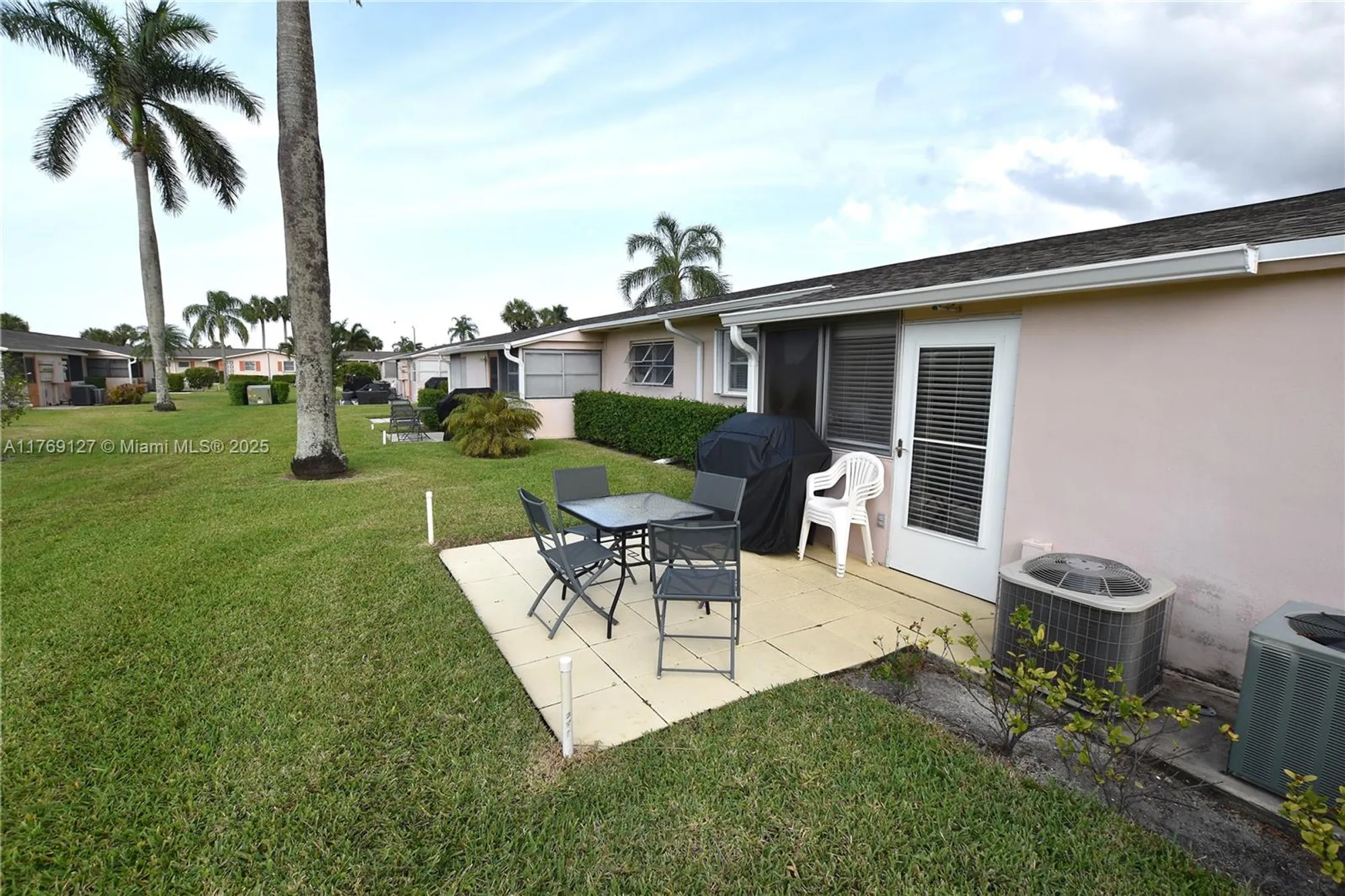 Property Slideshow image 22 of 47 | 2735 dudley dr b, West Palm Beach, FL, 33415