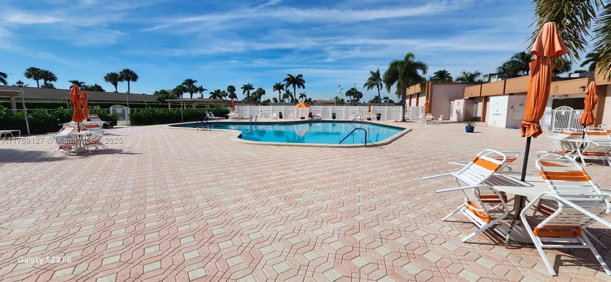 Property Slideshow image 34 of 47 | 2735 dudley dr b, West Palm Beach, FL, 33415