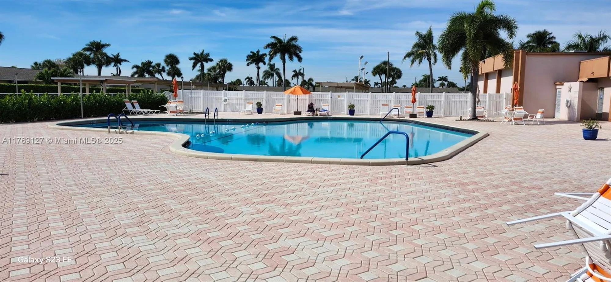 Property Slideshow image 35 of 47 | 2735 dudley dr b, West Palm Beach, FL, 33415