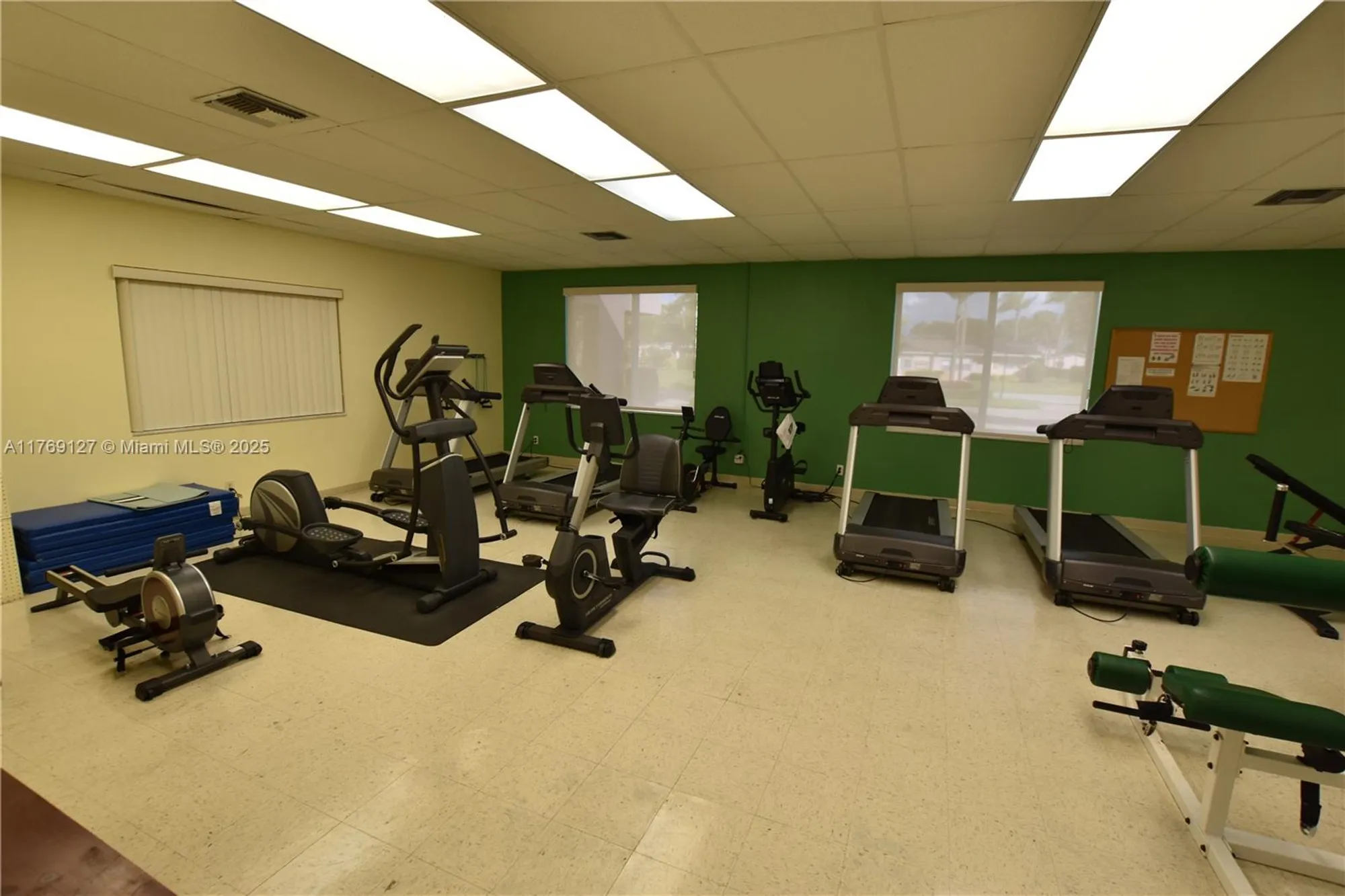 Property Slideshow image 37 of 47 | 2735 dudley dr b, West Palm Beach, FL, 33415