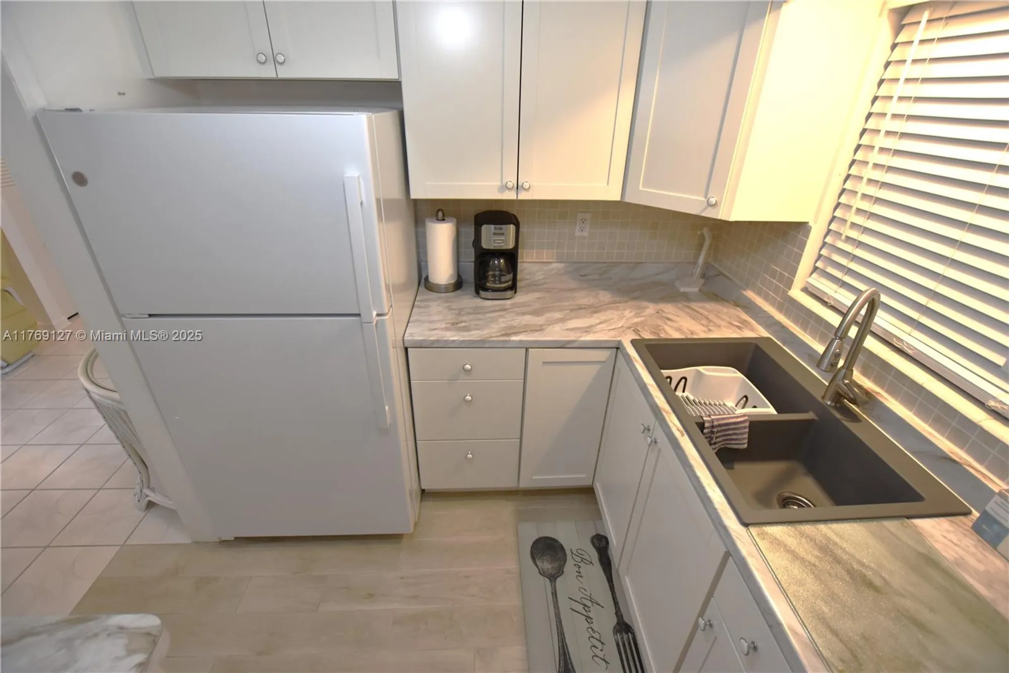 Property Slideshow image 4 of 47 | 2735 dudley dr b, West Palm Beach, FL, 33415