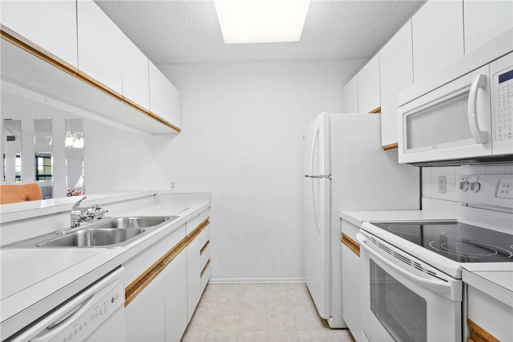 Property Slideshow image 4 of 34 | 3 plantation dr 202, Vero Beach, FL, 32966