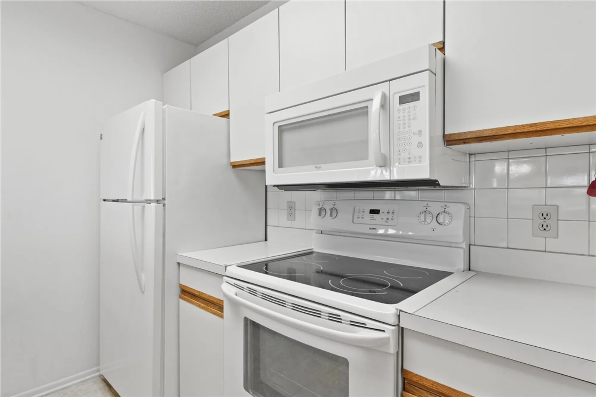 Property Slideshow image 5 of 34 | 3 plantation dr 202, Vero Beach, FL, 32966