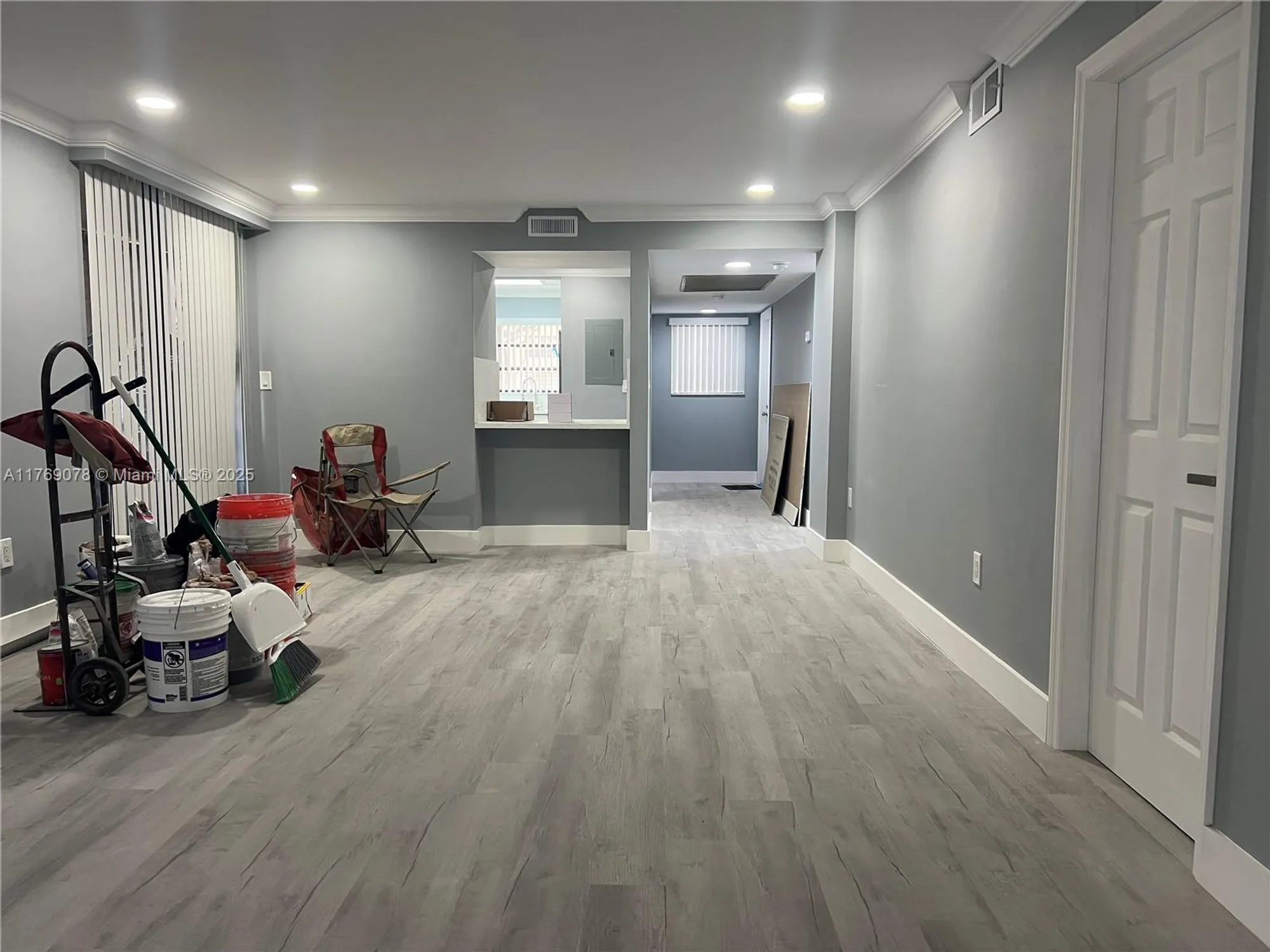 Property Slideshow image 14 of 22 | 1001 colony point cir 114, Pembroke Pines, FL, 33026