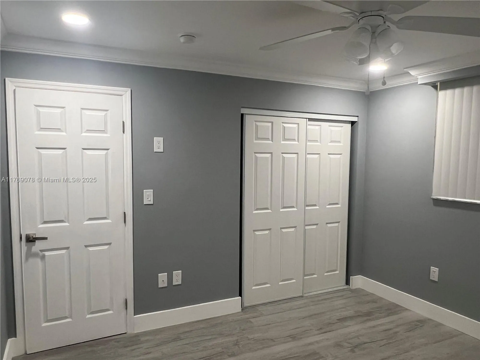 Property Slideshow image 16 of 22 | 1001 colony point cir 114, Pembroke Pines, FL, 33026