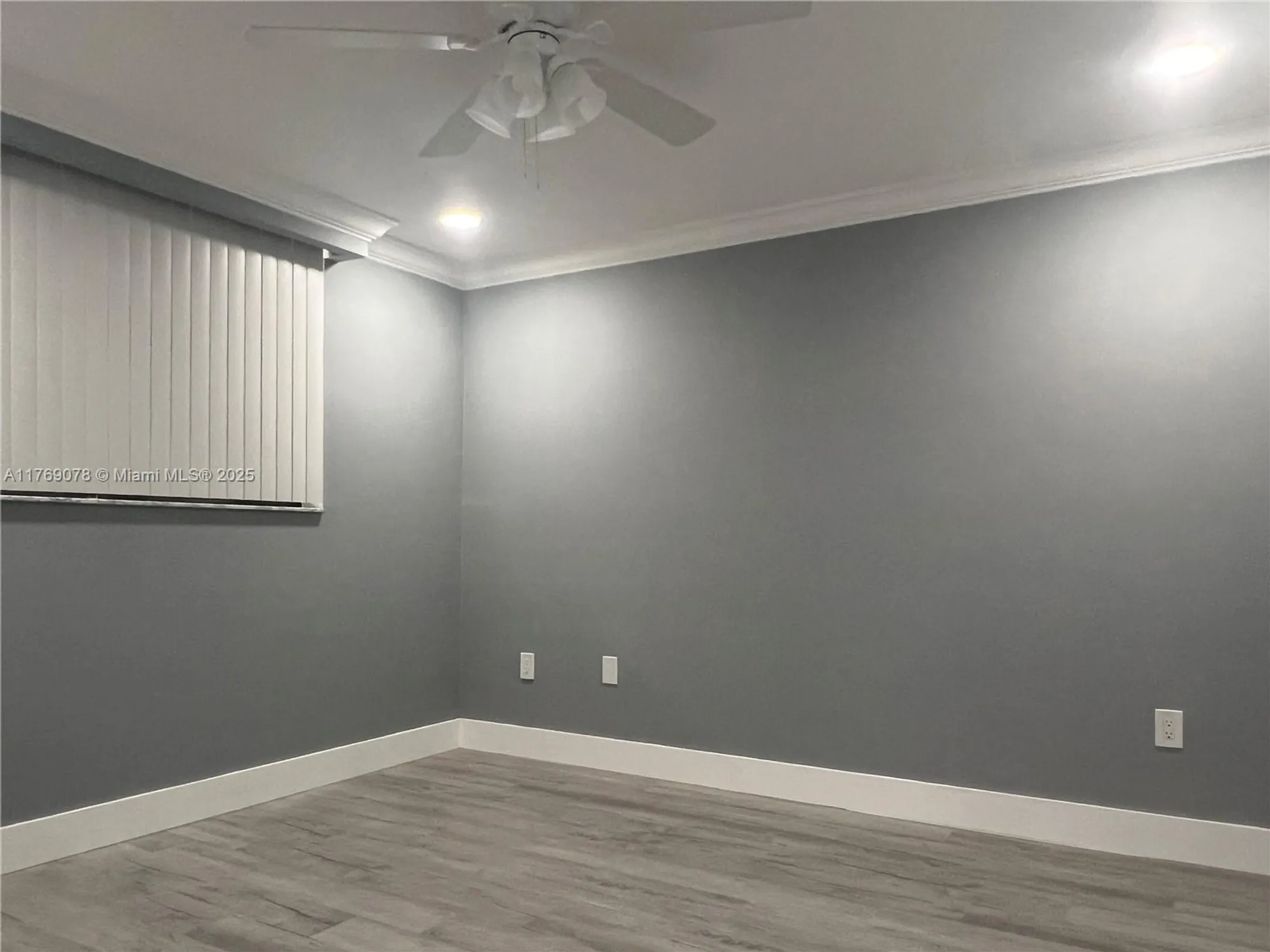 Property Slideshow image 17 of 22 | 1001 colony point cir 114, Pembroke Pines, FL, 33026