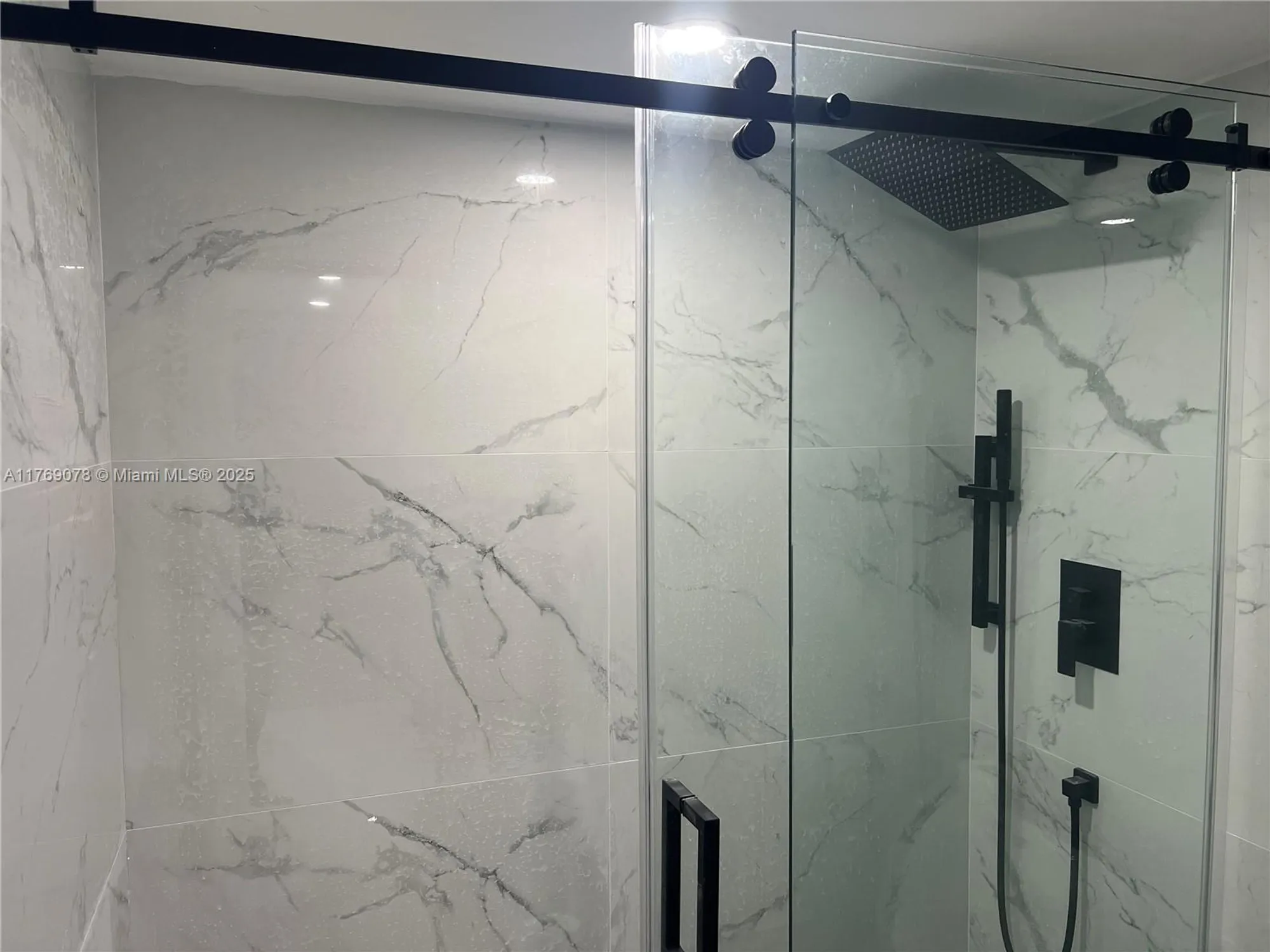 Property Slideshow image 19 of 22 | 1001 colony point cir 114, Pembroke Pines, FL, 33026