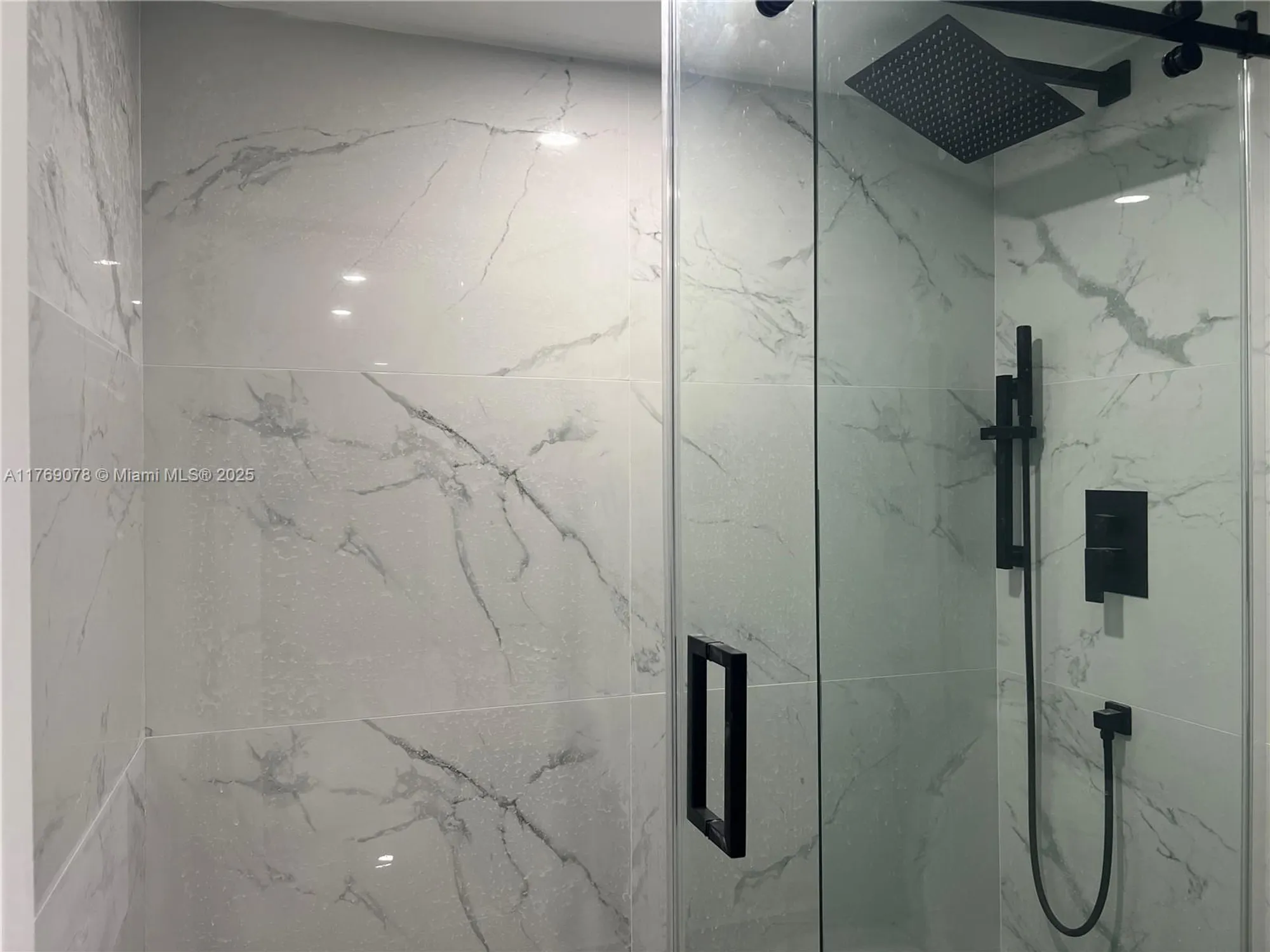 Property Slideshow image 20 of 22 | 1001 colony point cir 114, Pembroke Pines, FL, 33026