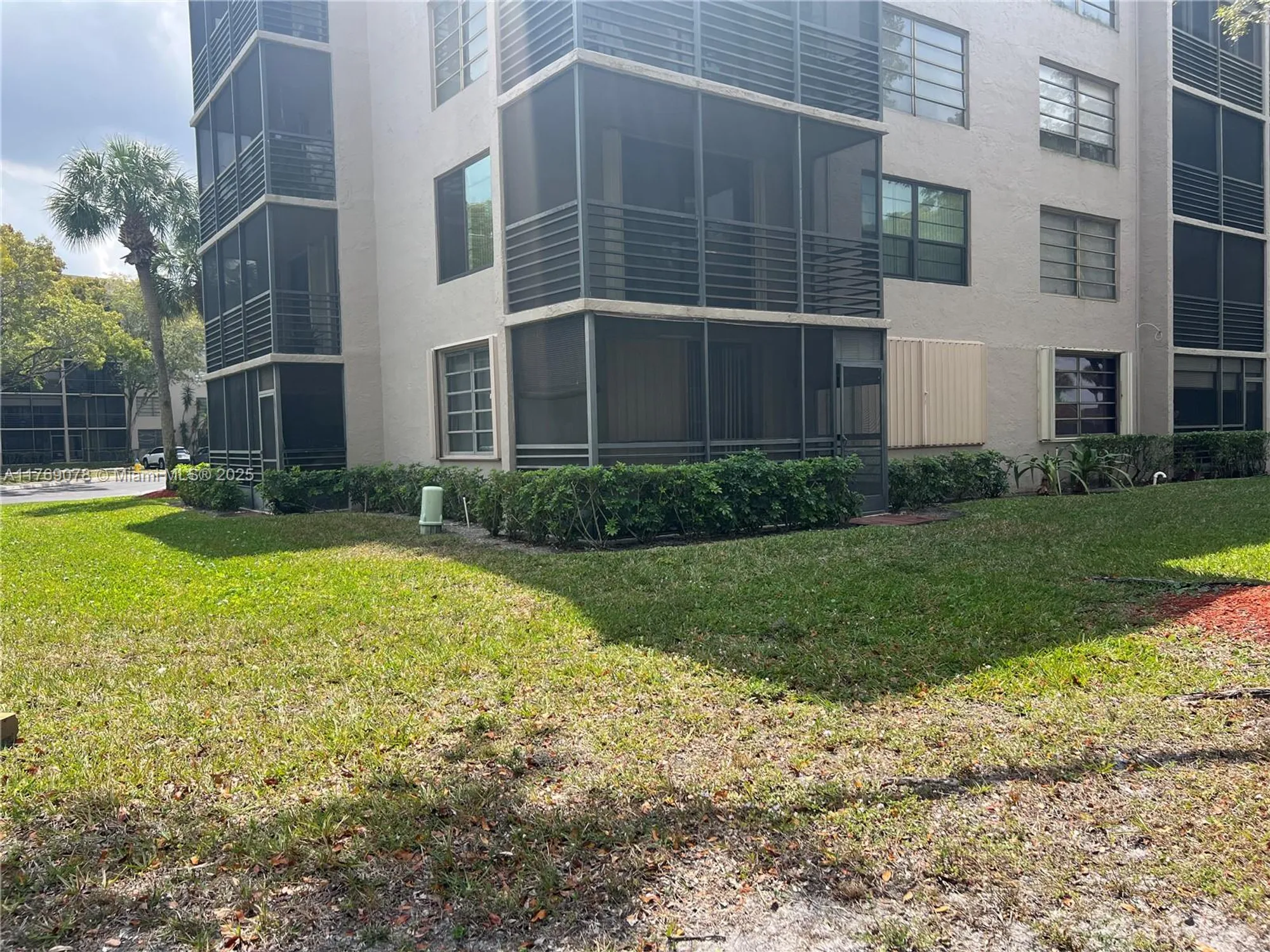 Property Slideshow image 22 of 22 | 1001 colony point cir 114, Pembroke Pines, FL, 33026