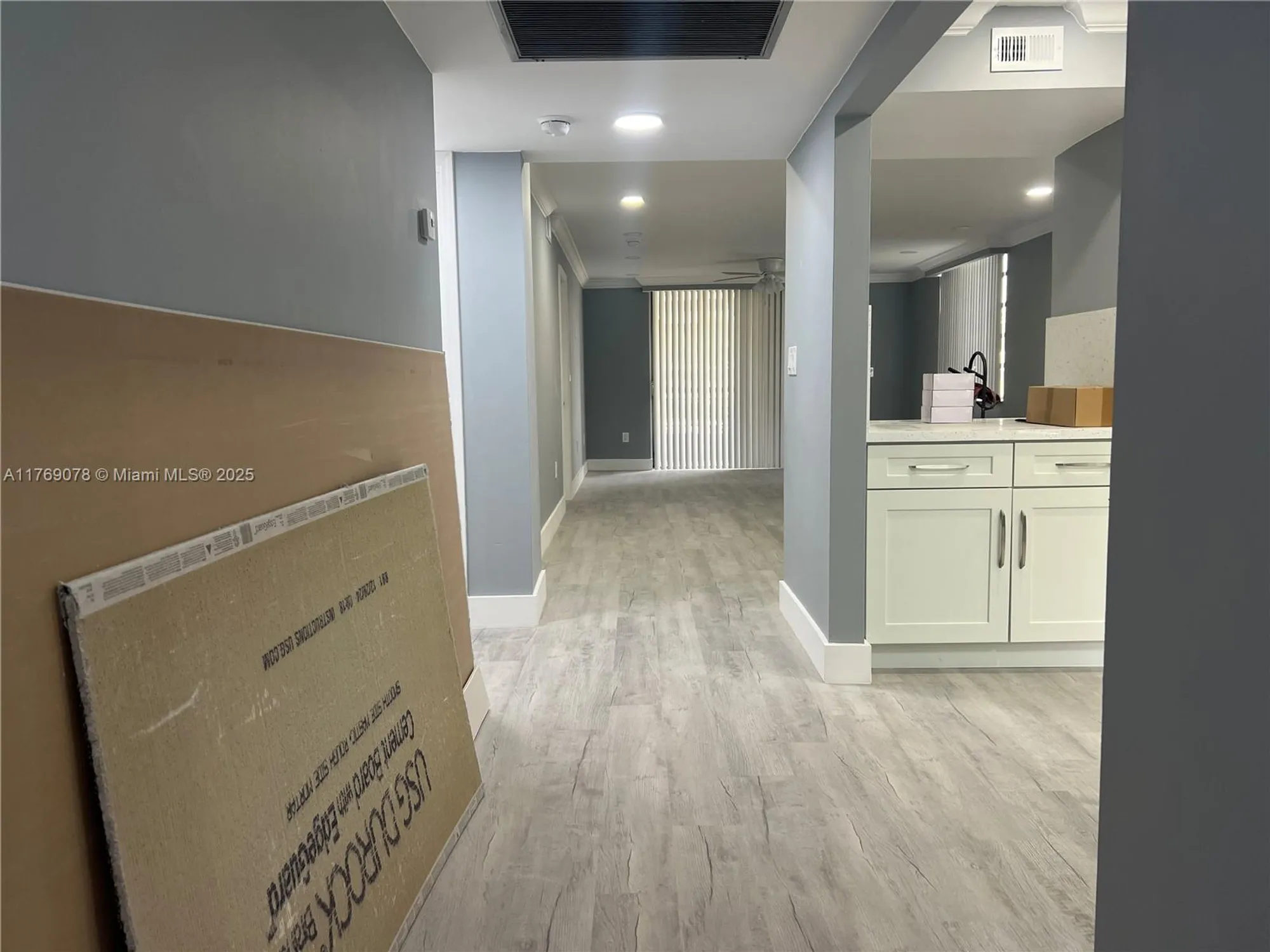 Property Slideshow image 5 of 22 | 1001 colony point cir 114, Pembroke Pines, FL, 33026