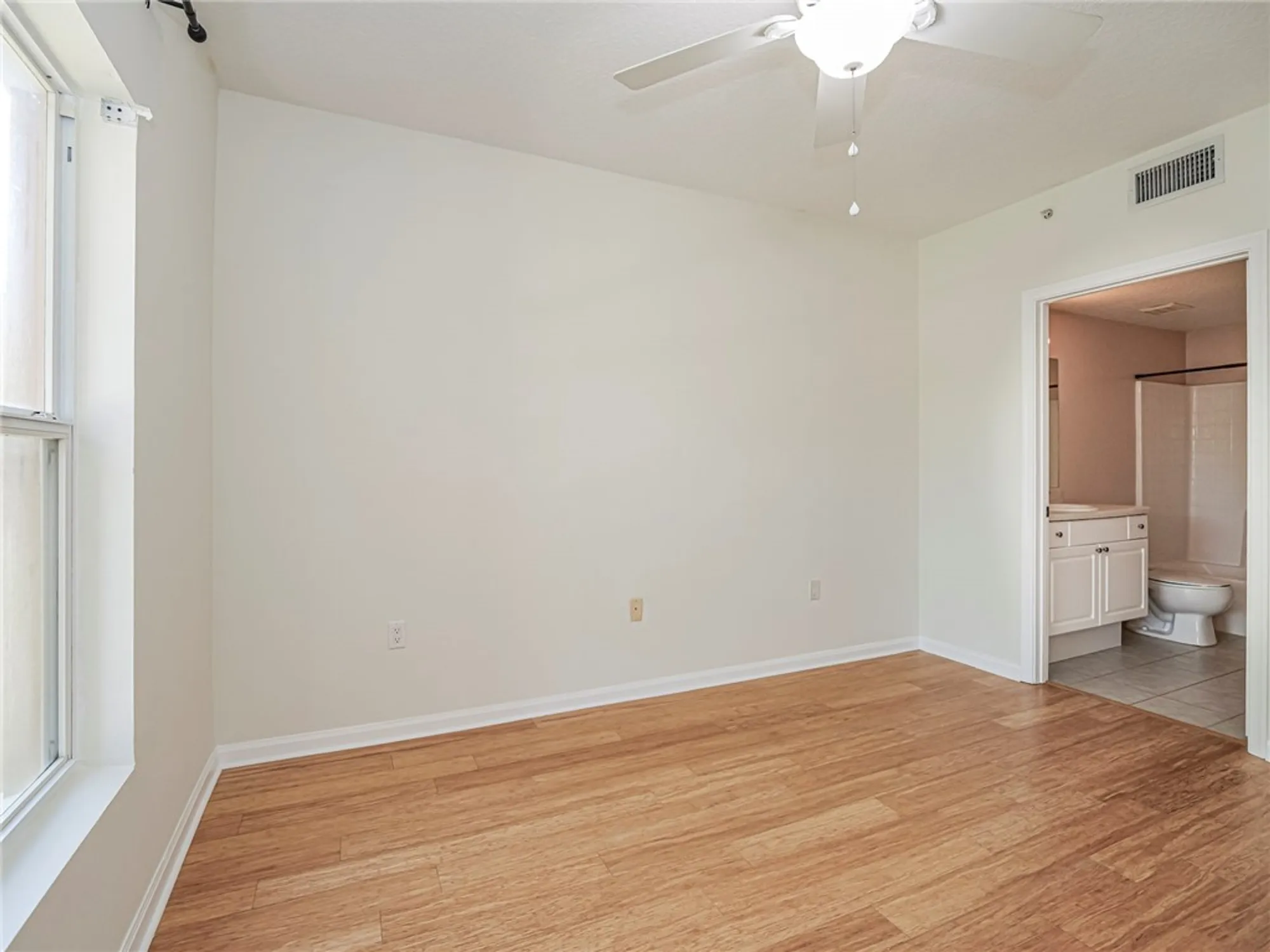 Property Slideshow image 14 of 25 | 5080 fairways cir apt g205, Vero Beach, FL, 32967