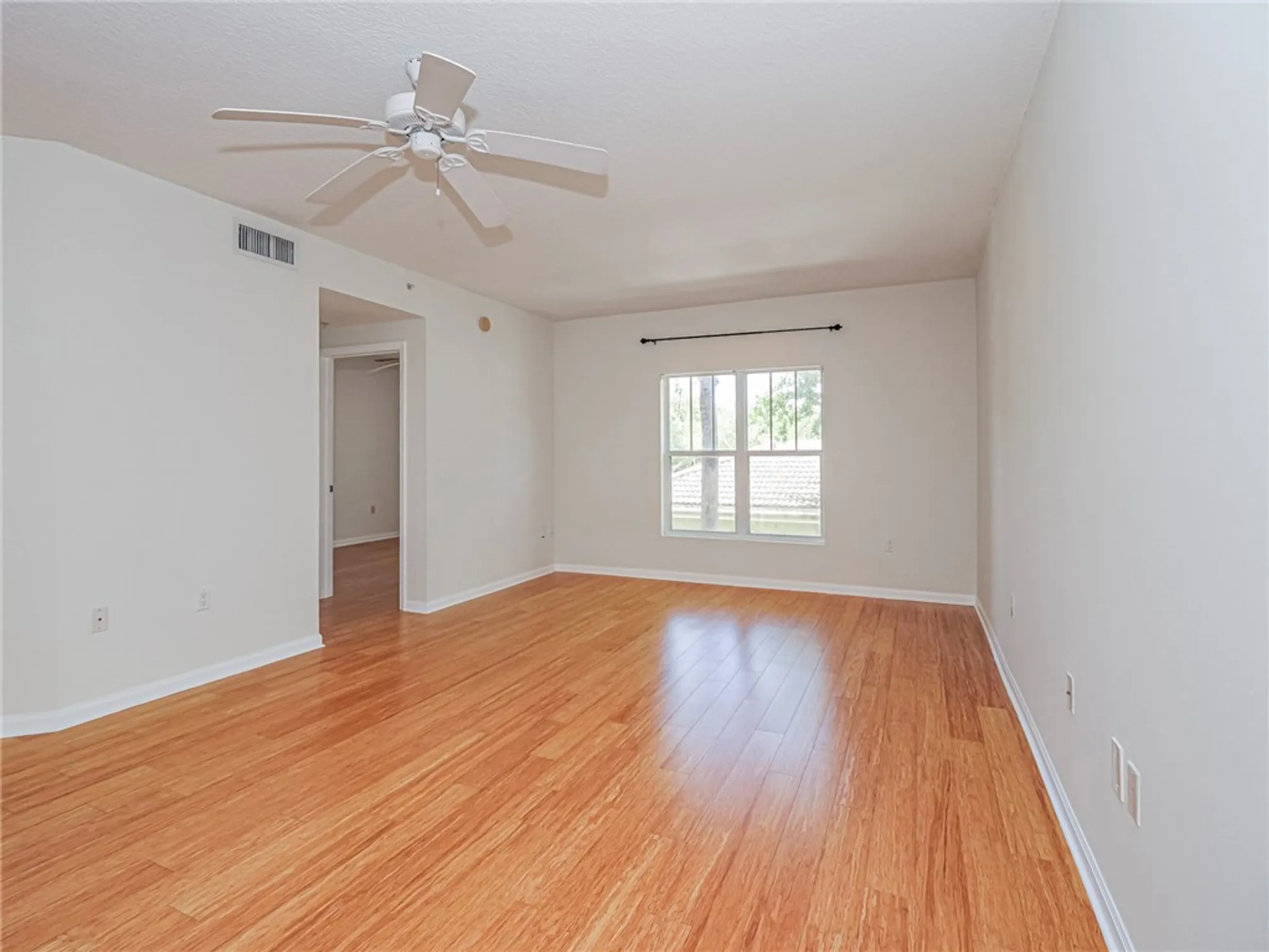 Property Slideshow image 4 of 25 | 5080 fairways cir apt g205, Vero Beach, FL, 32967